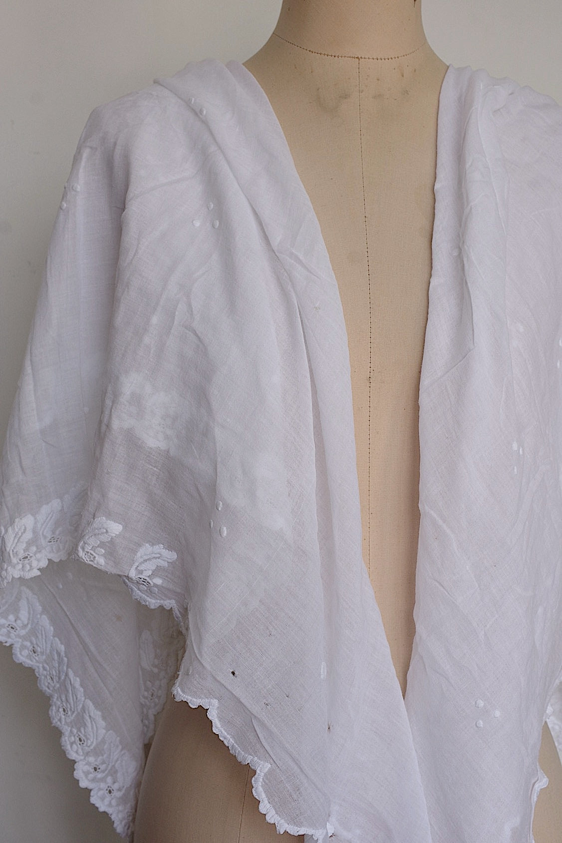 アンティークレース 刺繍 fichu/dentelle ancienne/antique lace .FR a l'epoque
