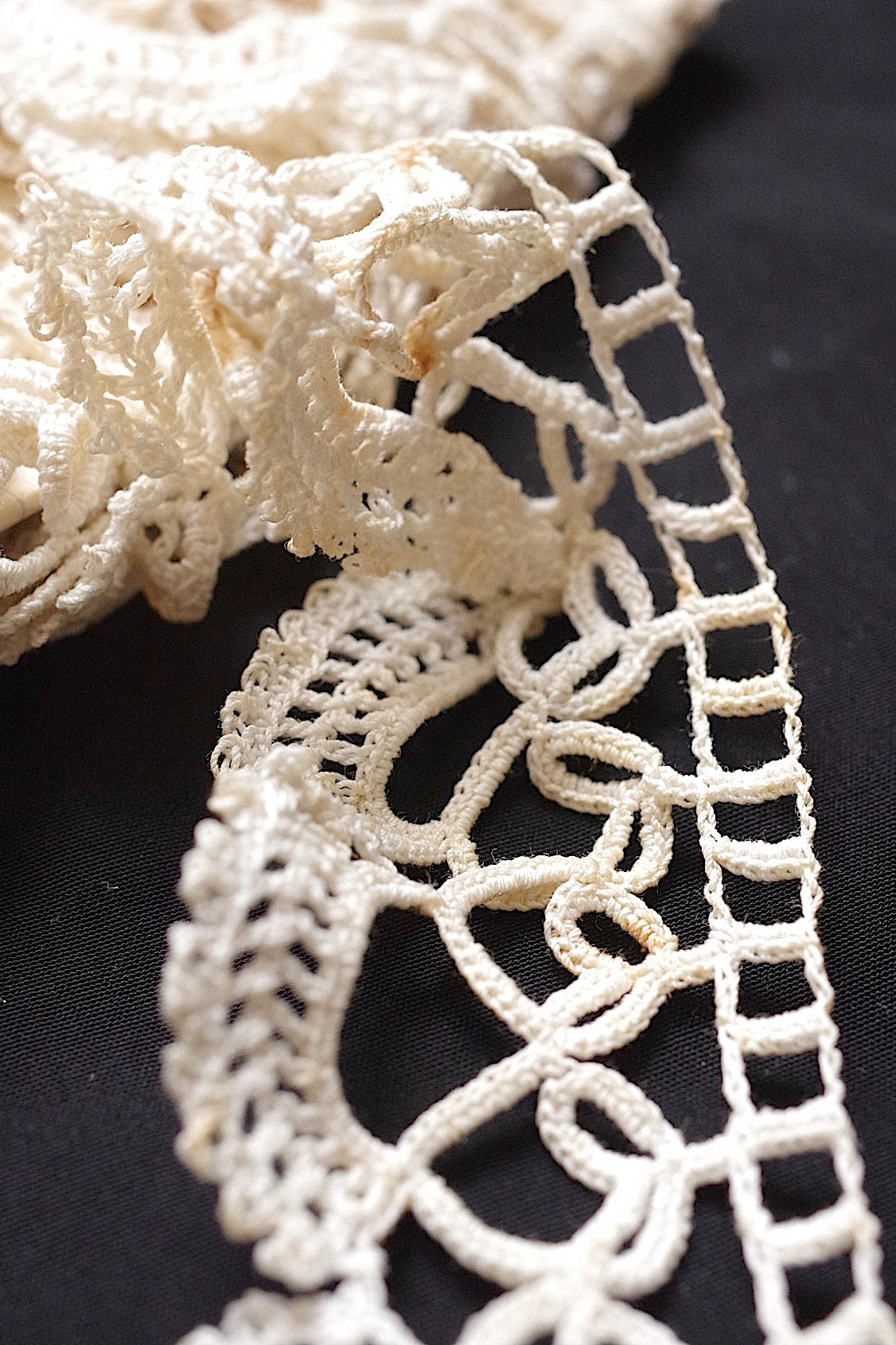 アンティークレース クロシェレース/dentelle ancienne/antique lace .FR a l'epoque
