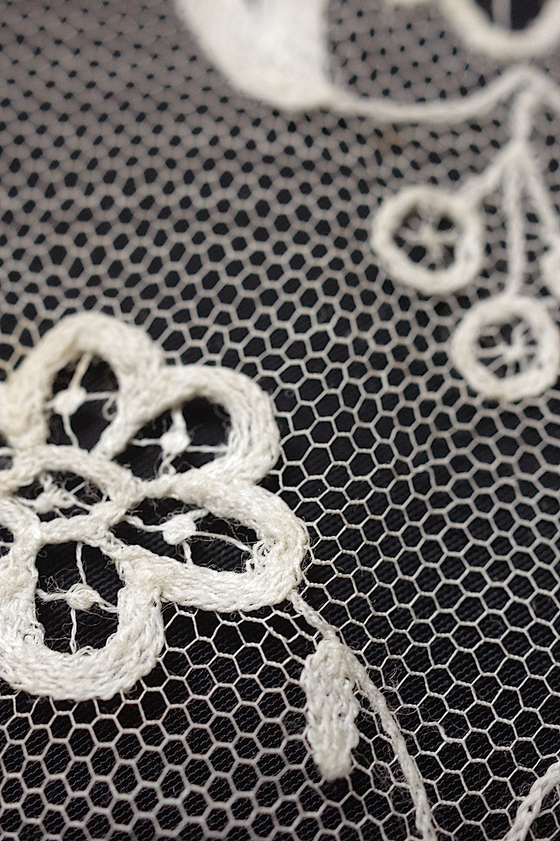 アンティークレース プラストロン+ハギレ/dentelle ancienne/antique lace .FR a l'epoque