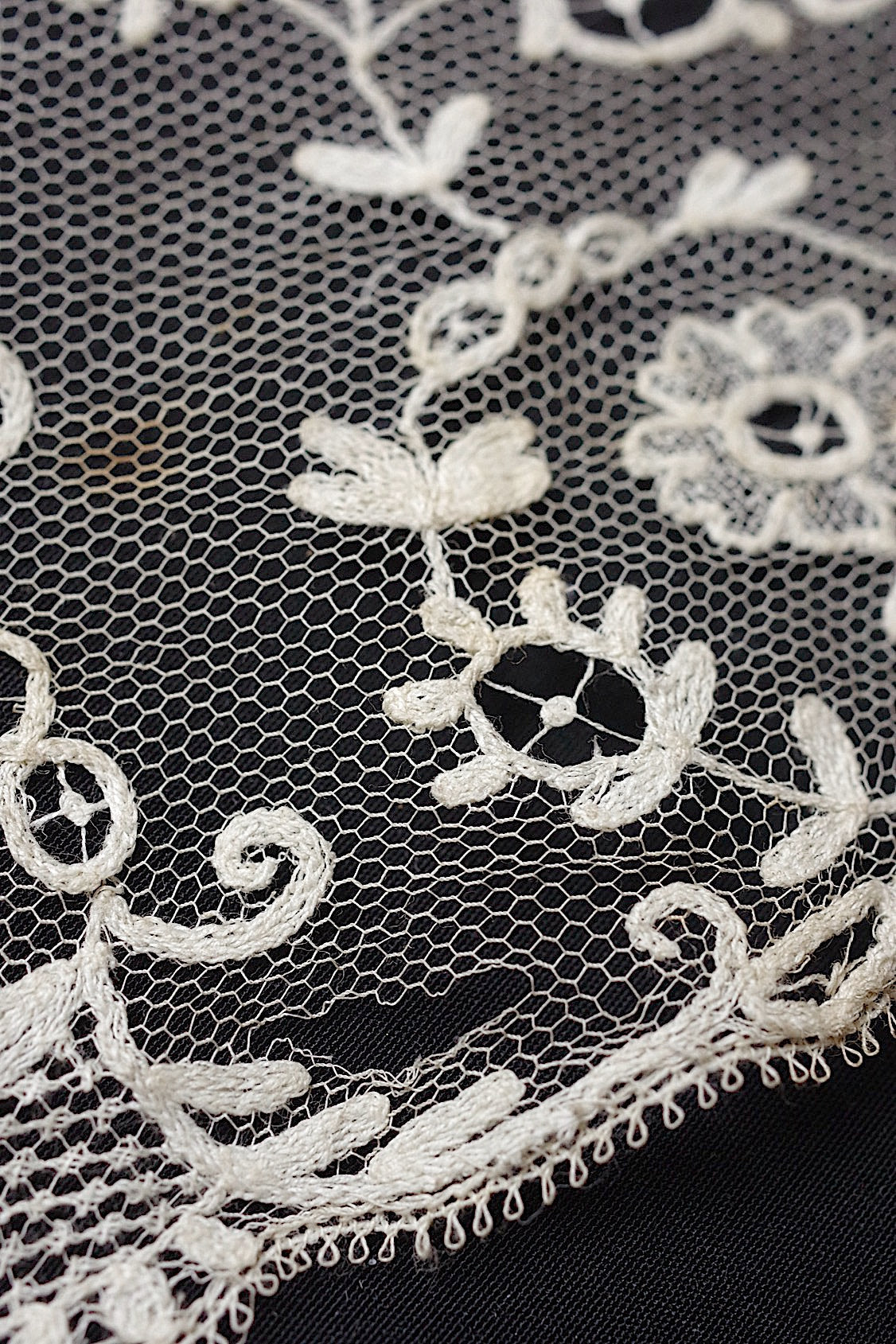 アンティークレース プラストロン+ハギレ/dentelle ancienne/antique lace .FR a l'epoque
