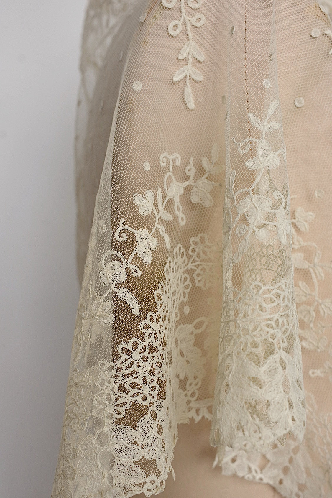 アンティークレース ケープ/dentelle ancienne/antique lace .FR a l'epoque