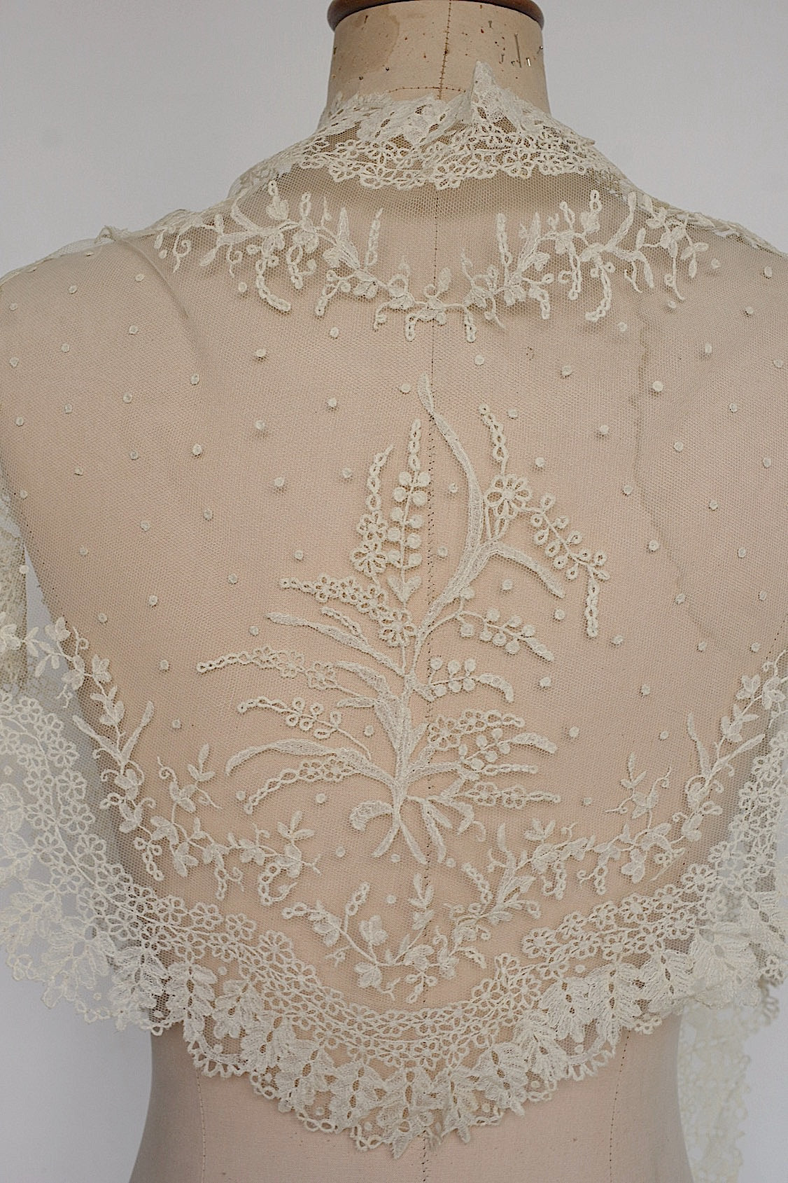 アンティークレース ケープ/dentelle ancienne/antique lace .FR a l'epoque
