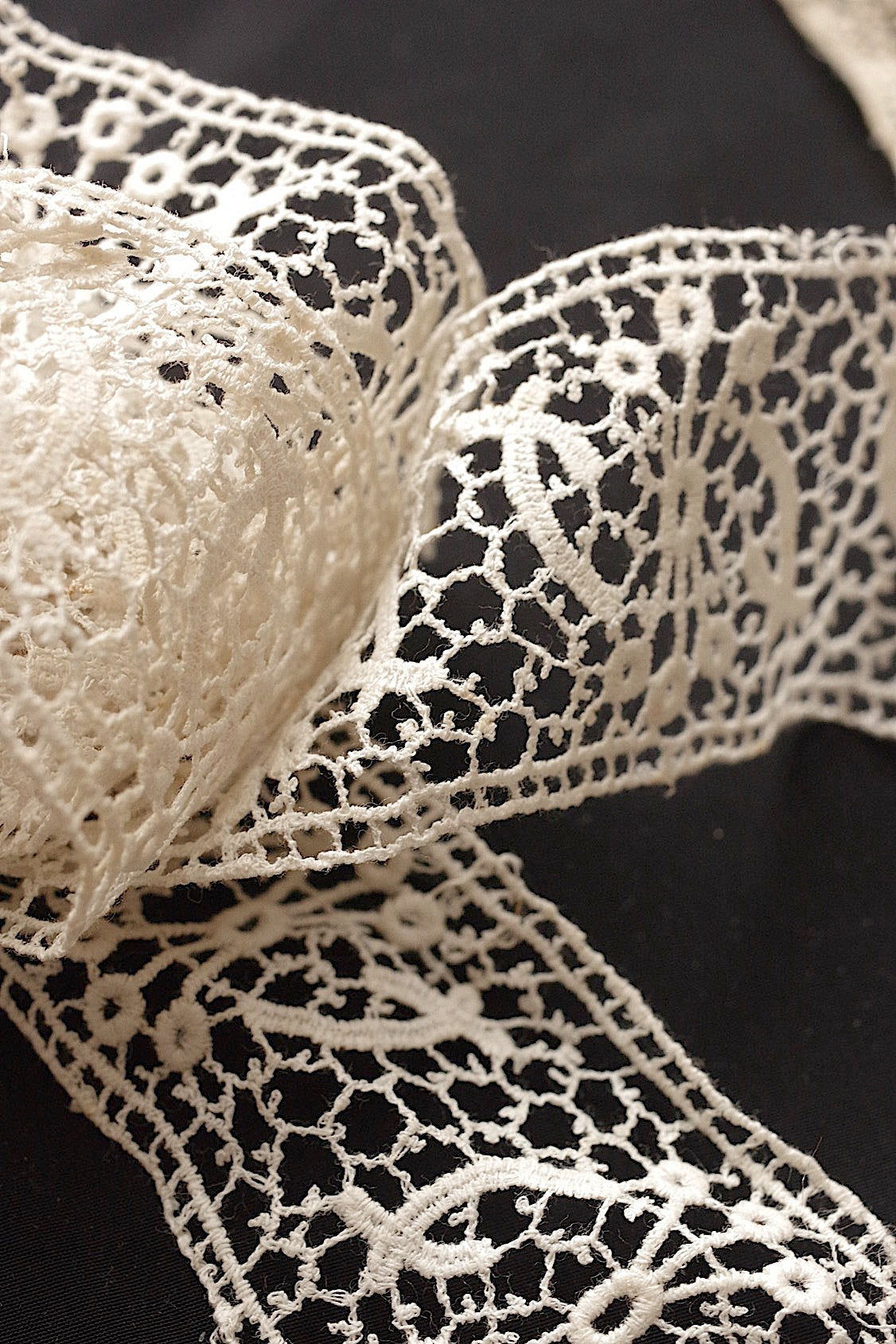 アンティークレース3種/dentelle ancienne/antique lace .FR a l'epoque