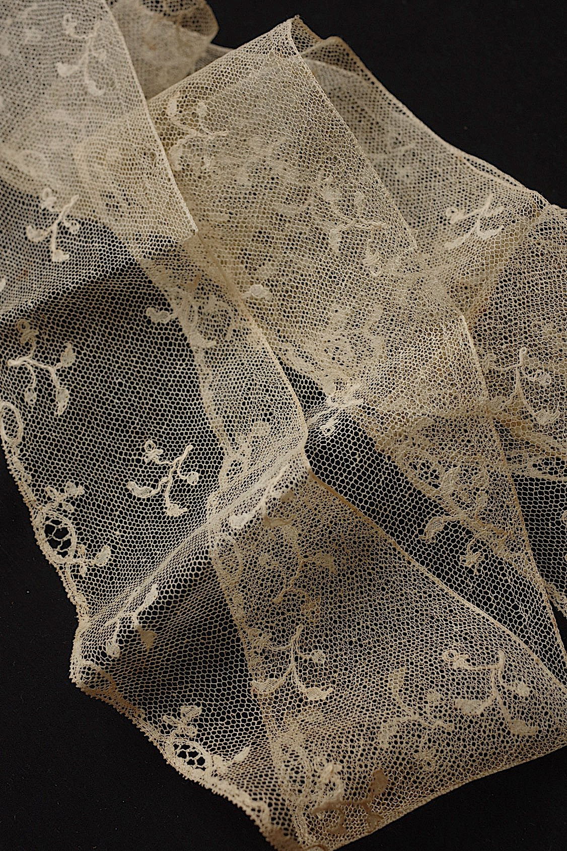 アンティークレース3種/dentelle ancienne/antique lace .FR a l'epoque