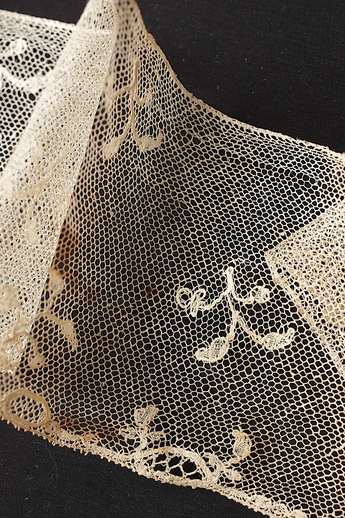 アンティークレース3種/dentelle ancienne/antique lace .FR a l'epoque