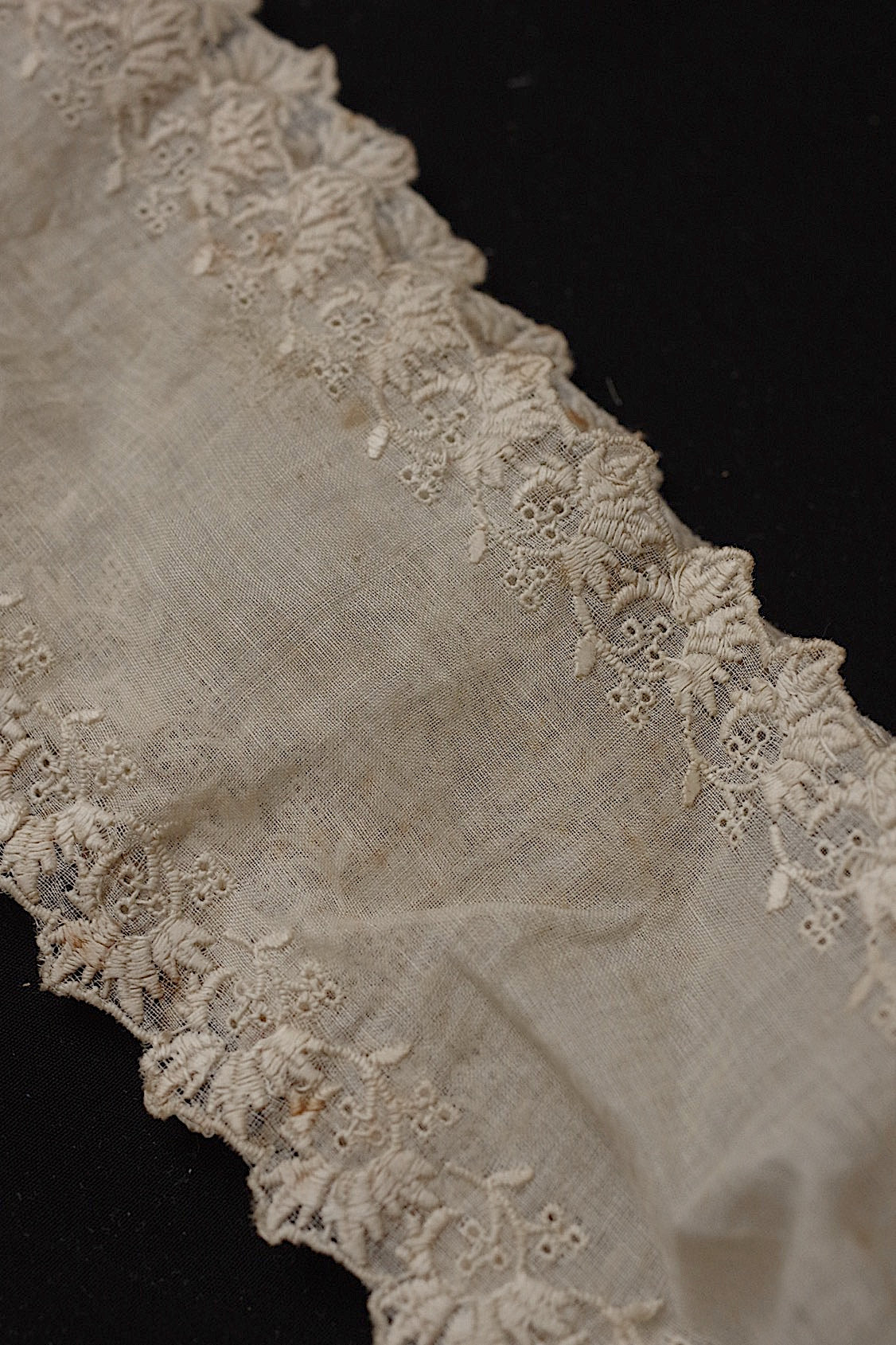 アンティークレース刺繍レース/dentelle ancienne/antique lace .FR a l'epoque