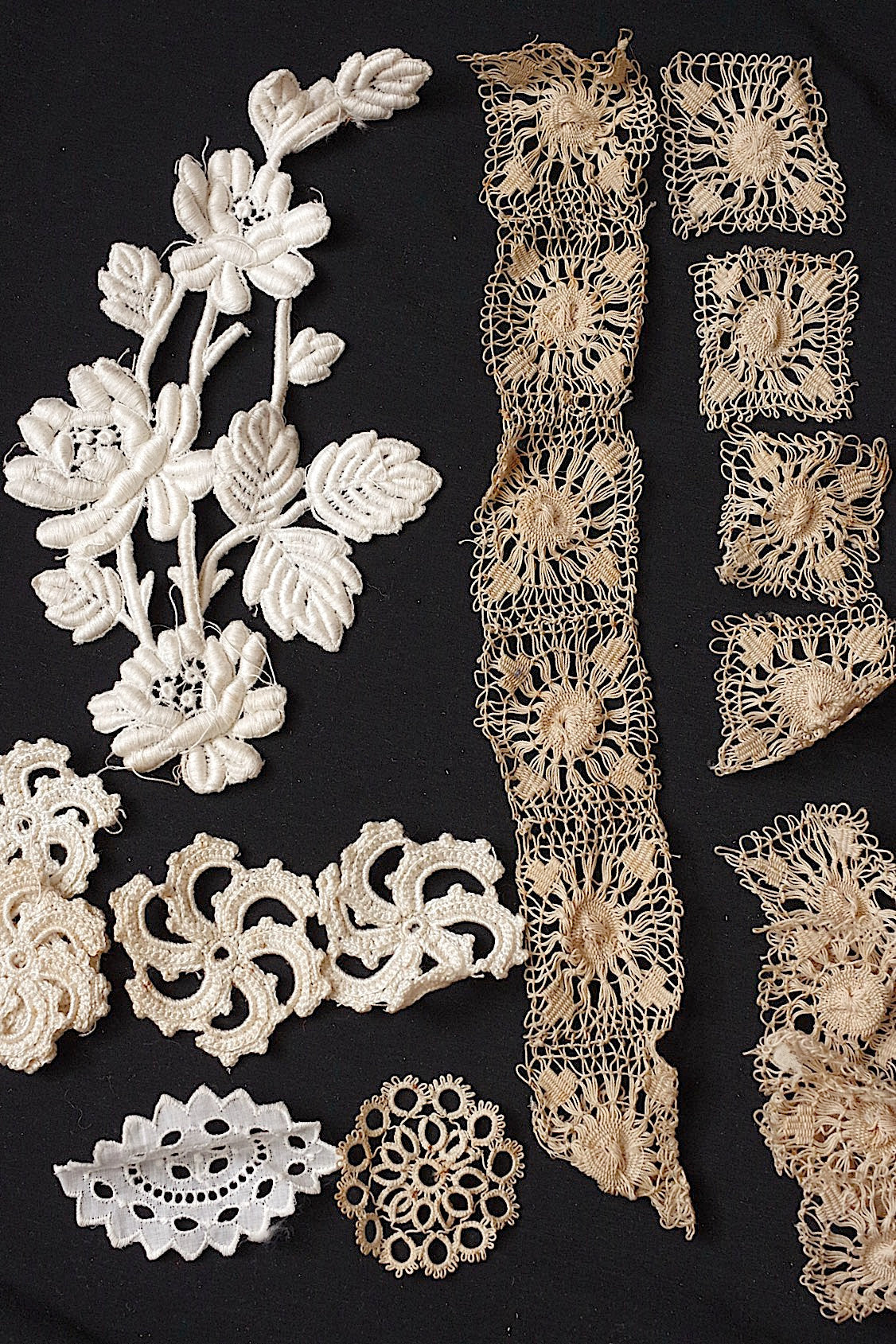 アンティークレースモチーフlots2/dentelle ancienne/antique lace .FR a l'epoque