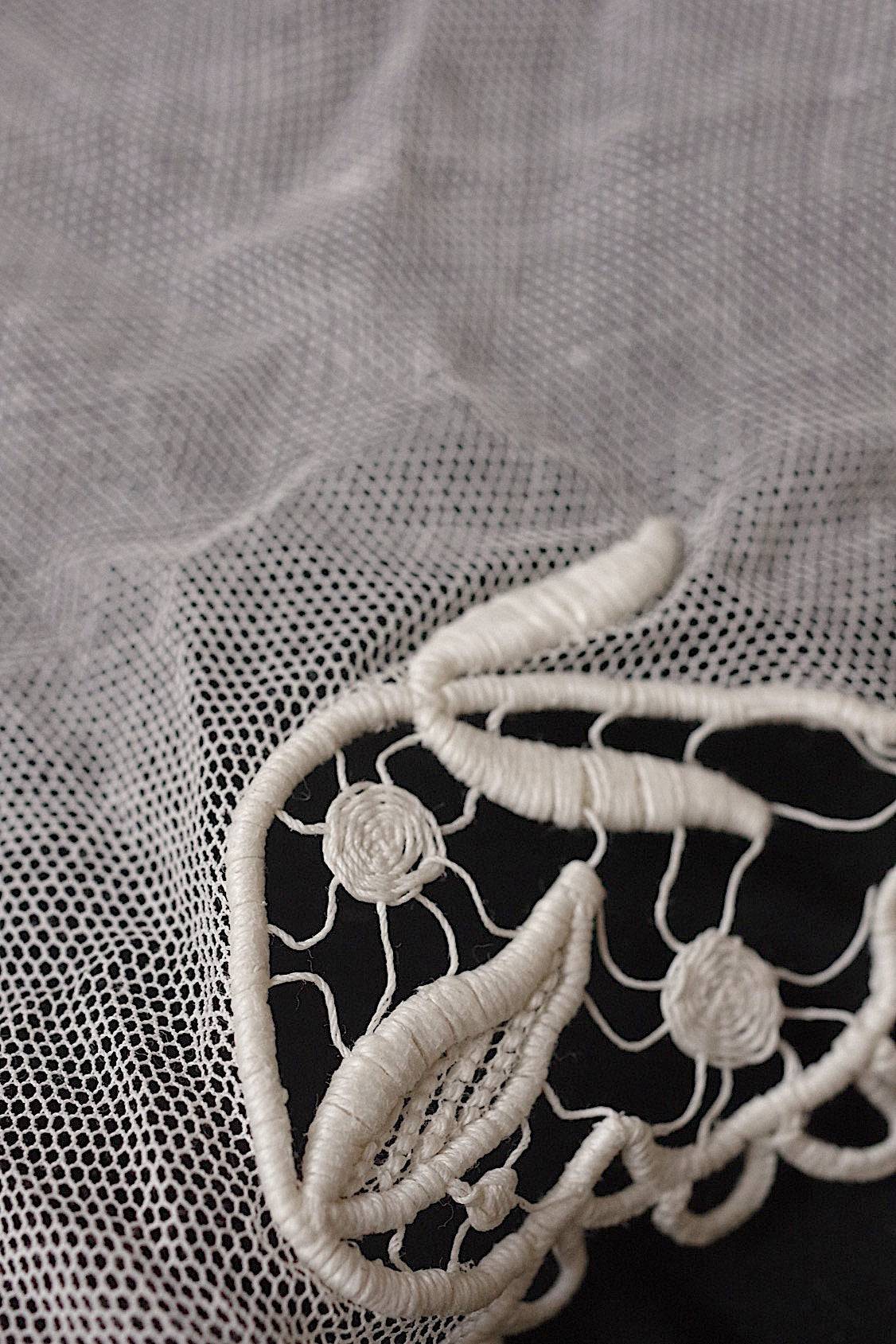 アンティークレースタブリエ/dentelle ancienne/antique lace .FR a l'epoque