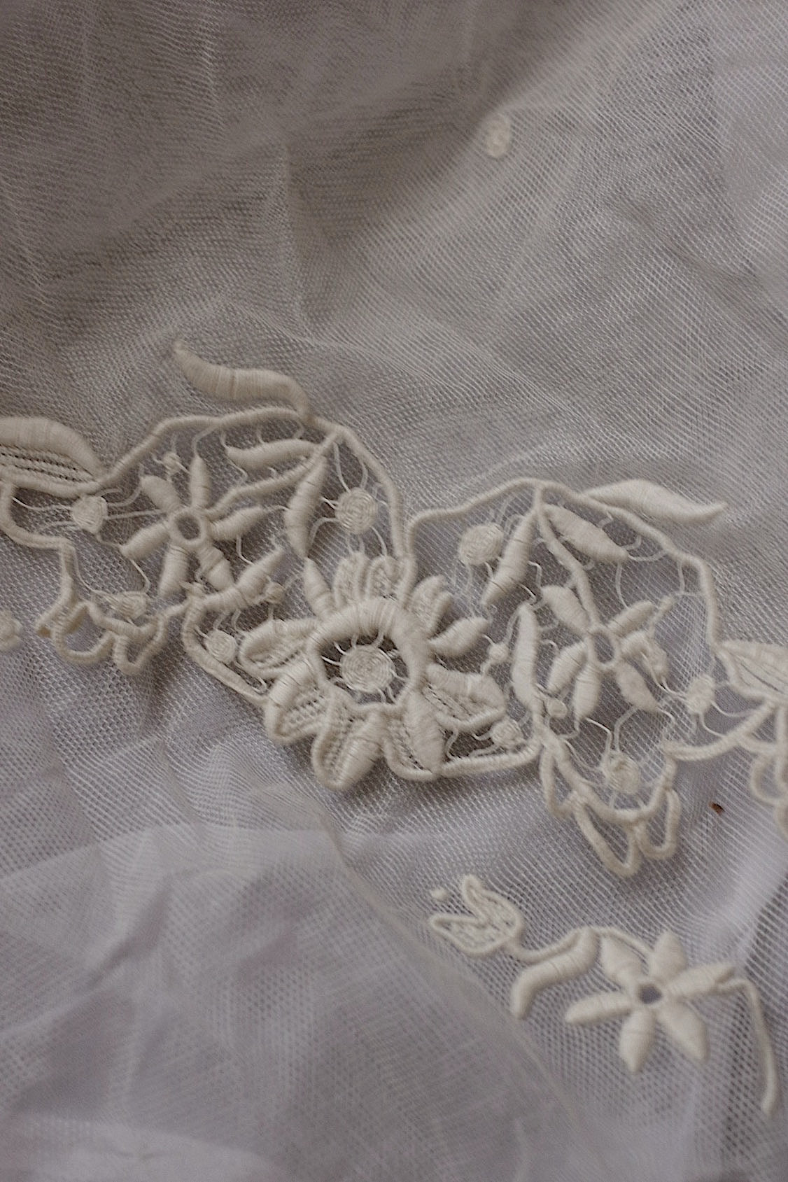 アンティークレースタブリエ/dentelle ancienne/antique lace .FR a l'epoque