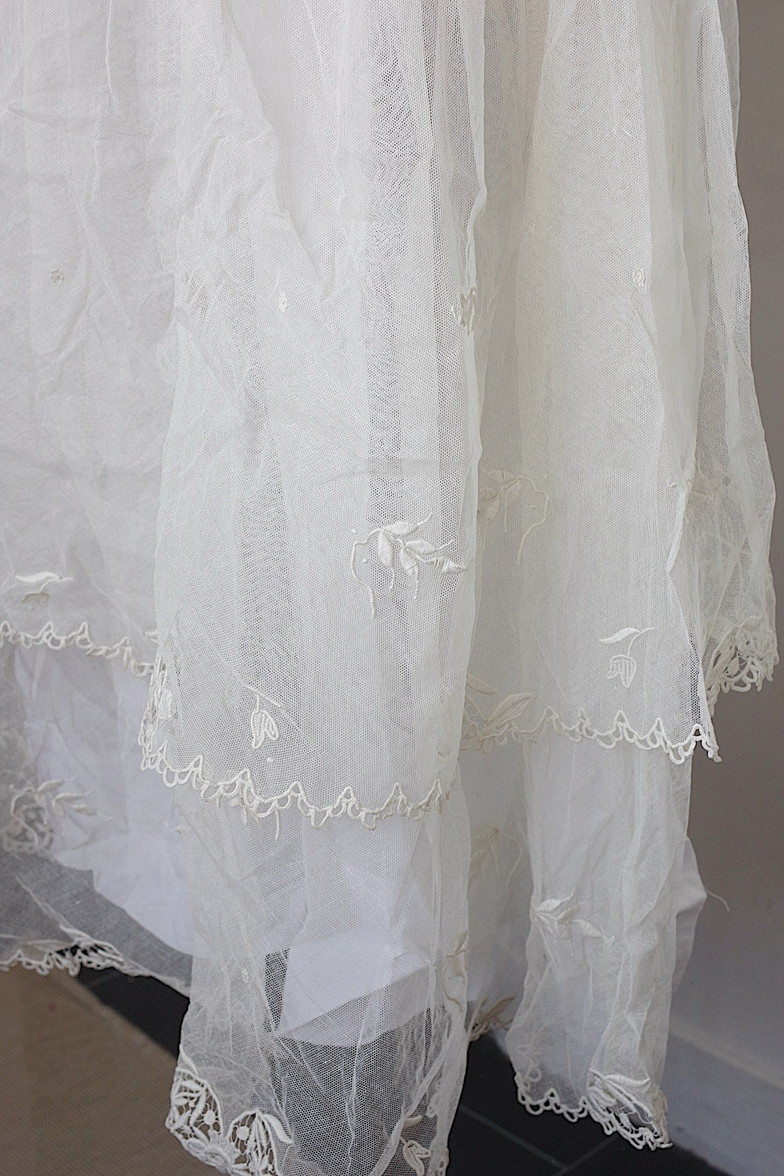 アンティークレースタブリエ/dentelle ancienne/antique lace .FR a l'epoque