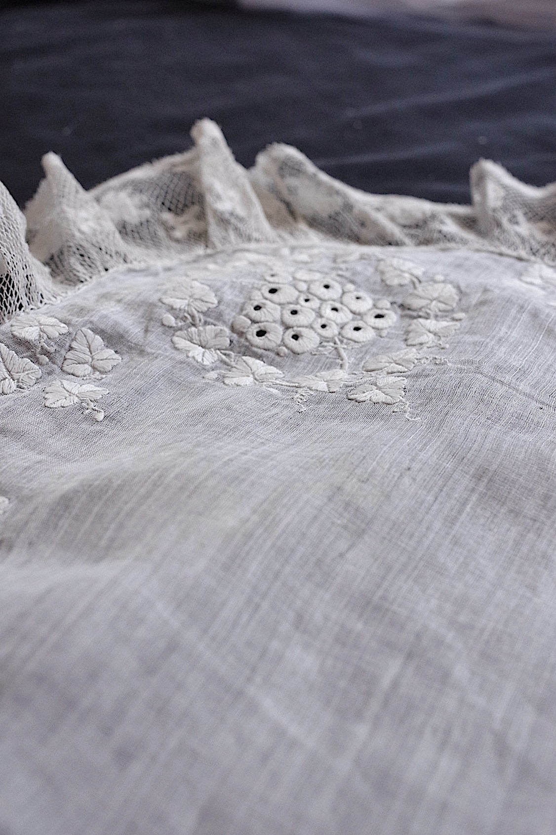 アンティーク刺繍レースハンカチ/dentelle ancienne/antique lace .FR a l'epoque