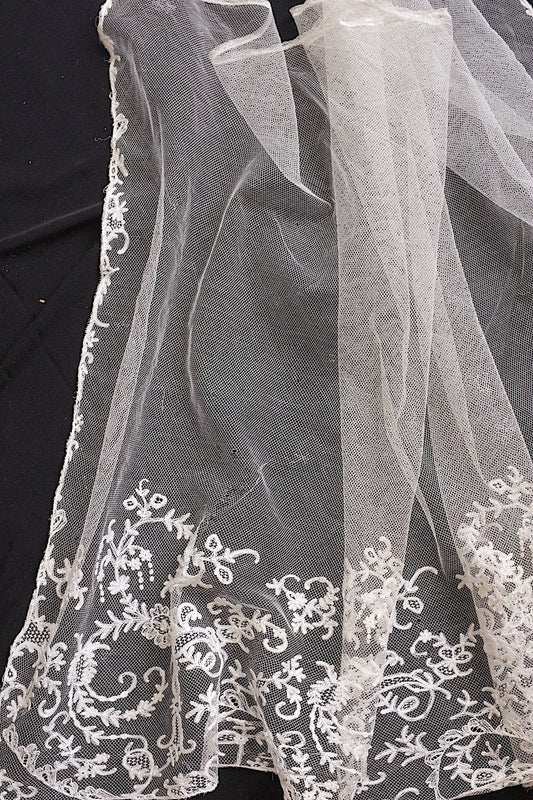 アンティークレースベール/dentelle ancienne/antique lace .FR a l'epoque