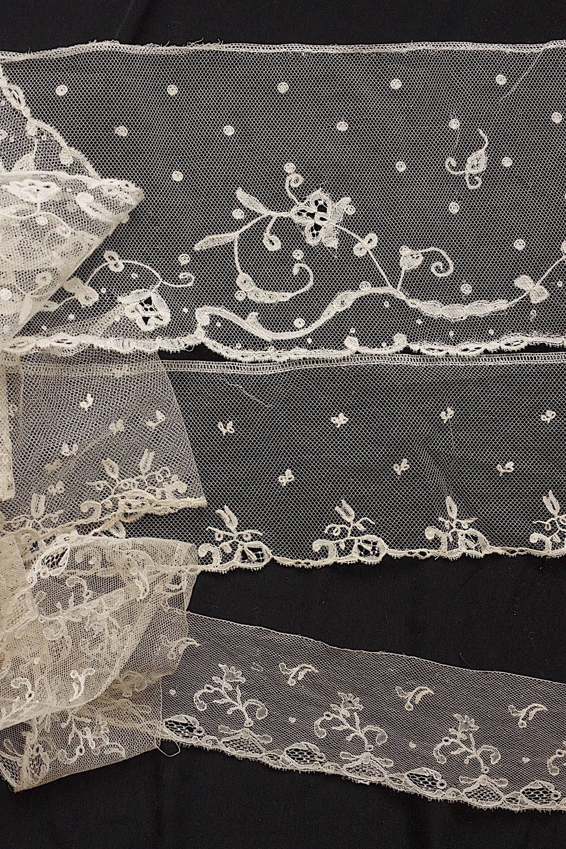 アンティークレース3種/dentelle ancienne/antique lace .FR a l'epoque