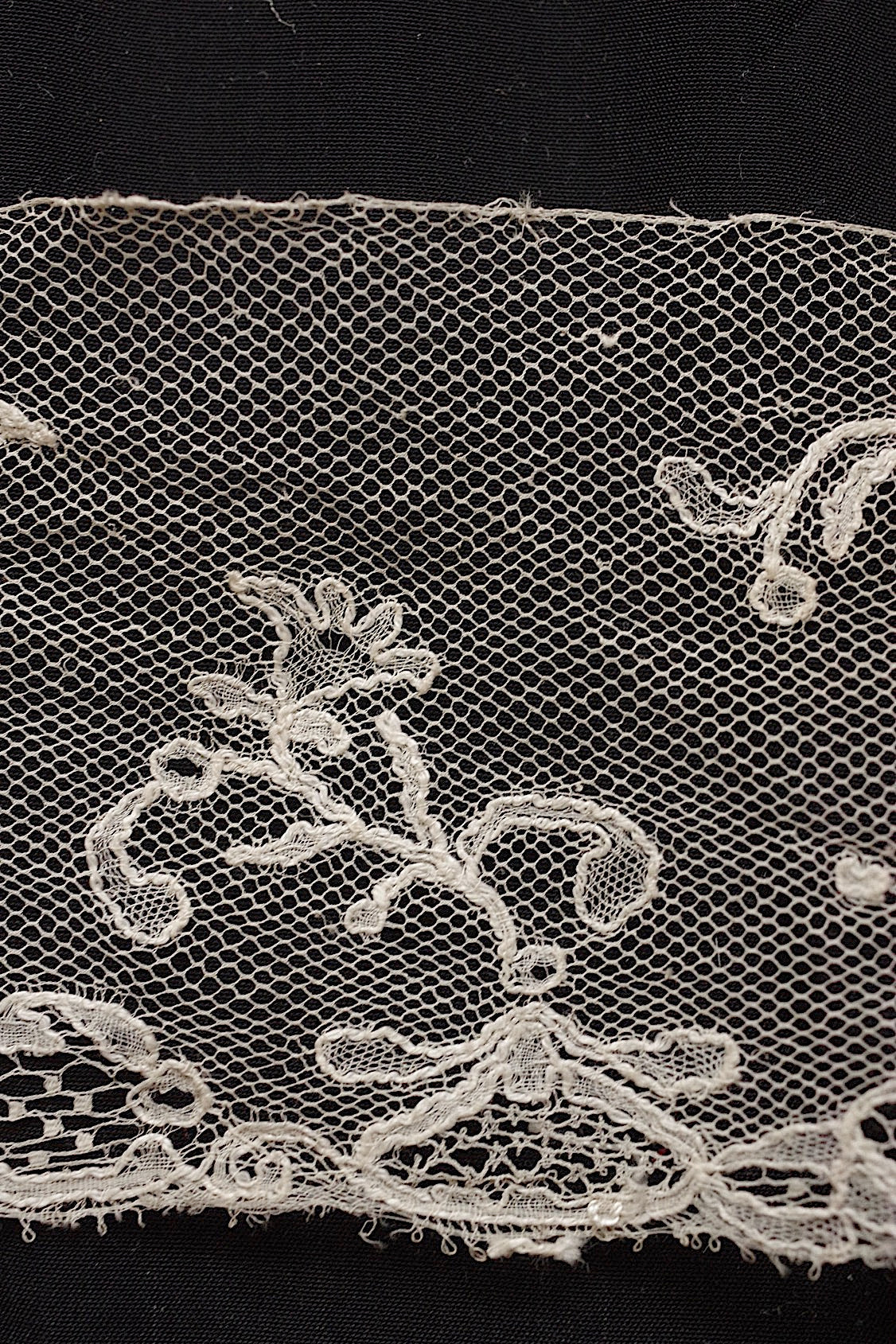 アンティークレース3種/dentelle ancienne/antique lace .FR a l'epoque