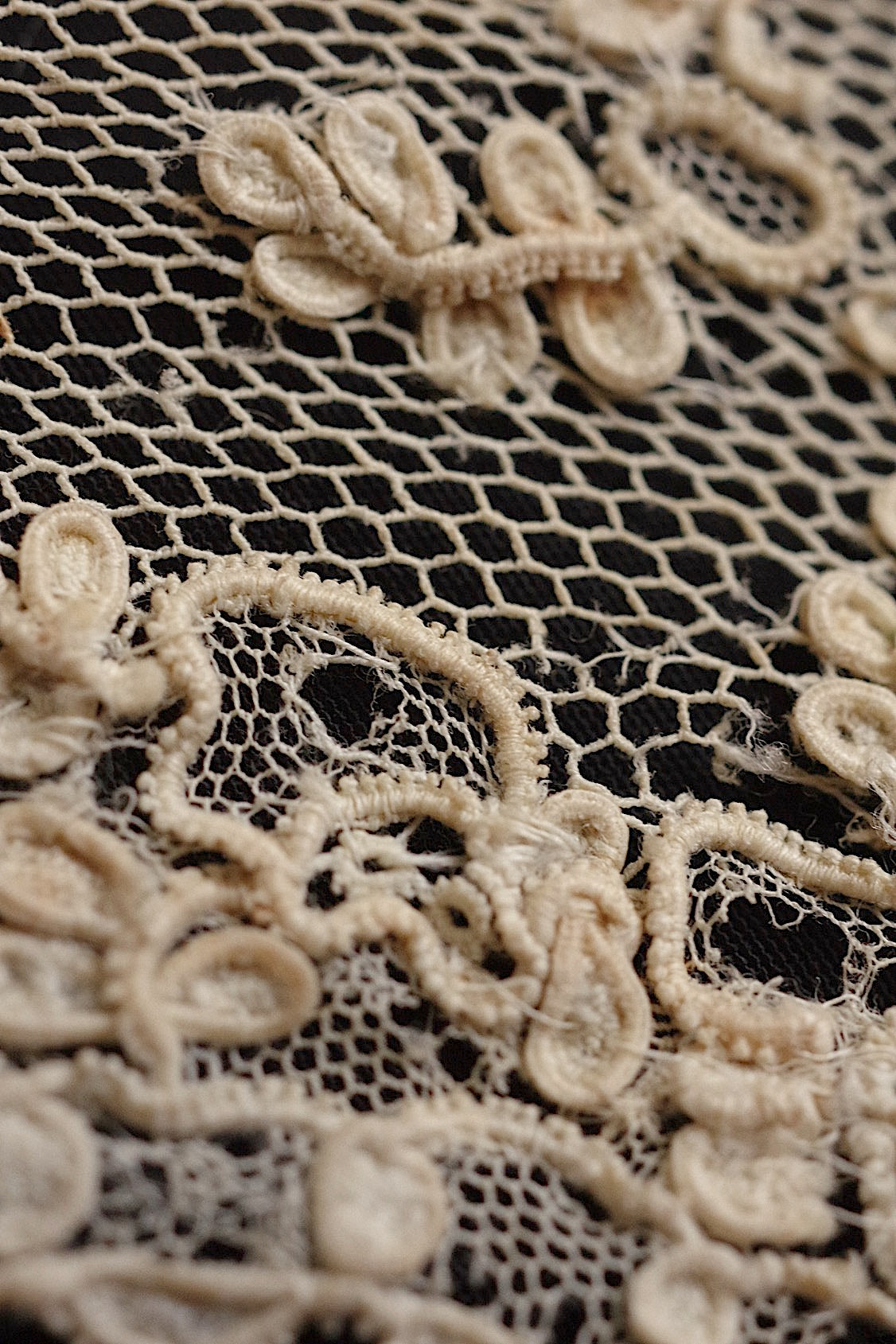 アンティークレースアランソン/dentelle ancienne/antique lace .FR a l'epoque