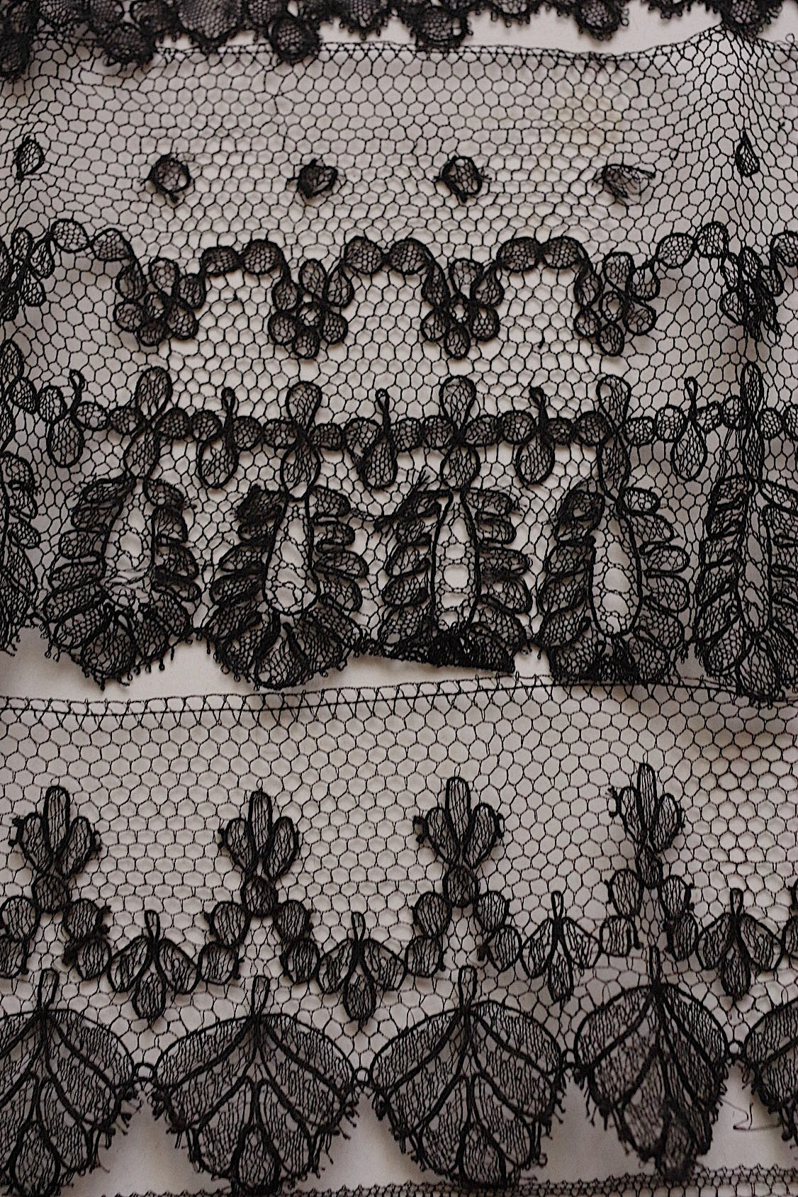 アンティークレースシャンティイ lots1/dentelle ancienne/antique lace .FR a l'epoque