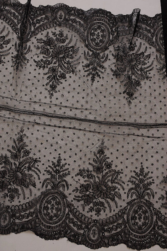 アンティークレースシャンティイ lots2/dentelle ancienne/antique lace .FR a l'epoque
