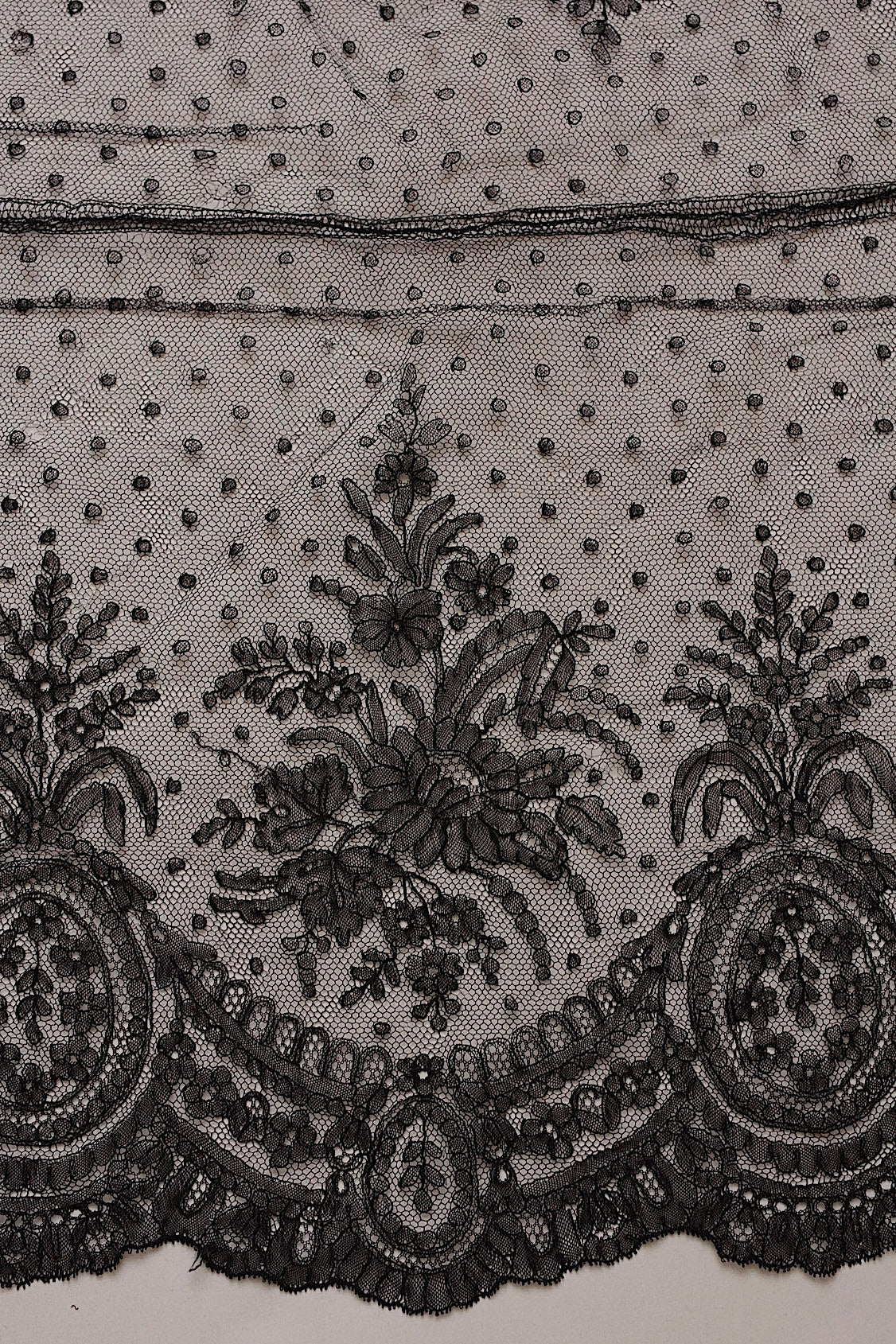 アンティークレースシャンティイ lots2/dentelle ancienne/antique lace .FR a l'epoque