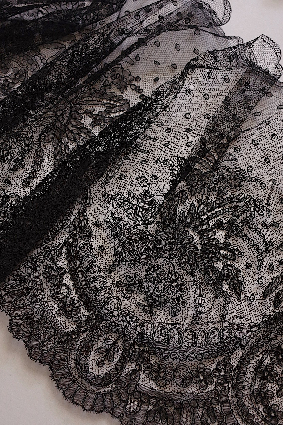 アンティークレースシャンティイ lots2/dentelle ancienne/antique lace .FR a l'epoque