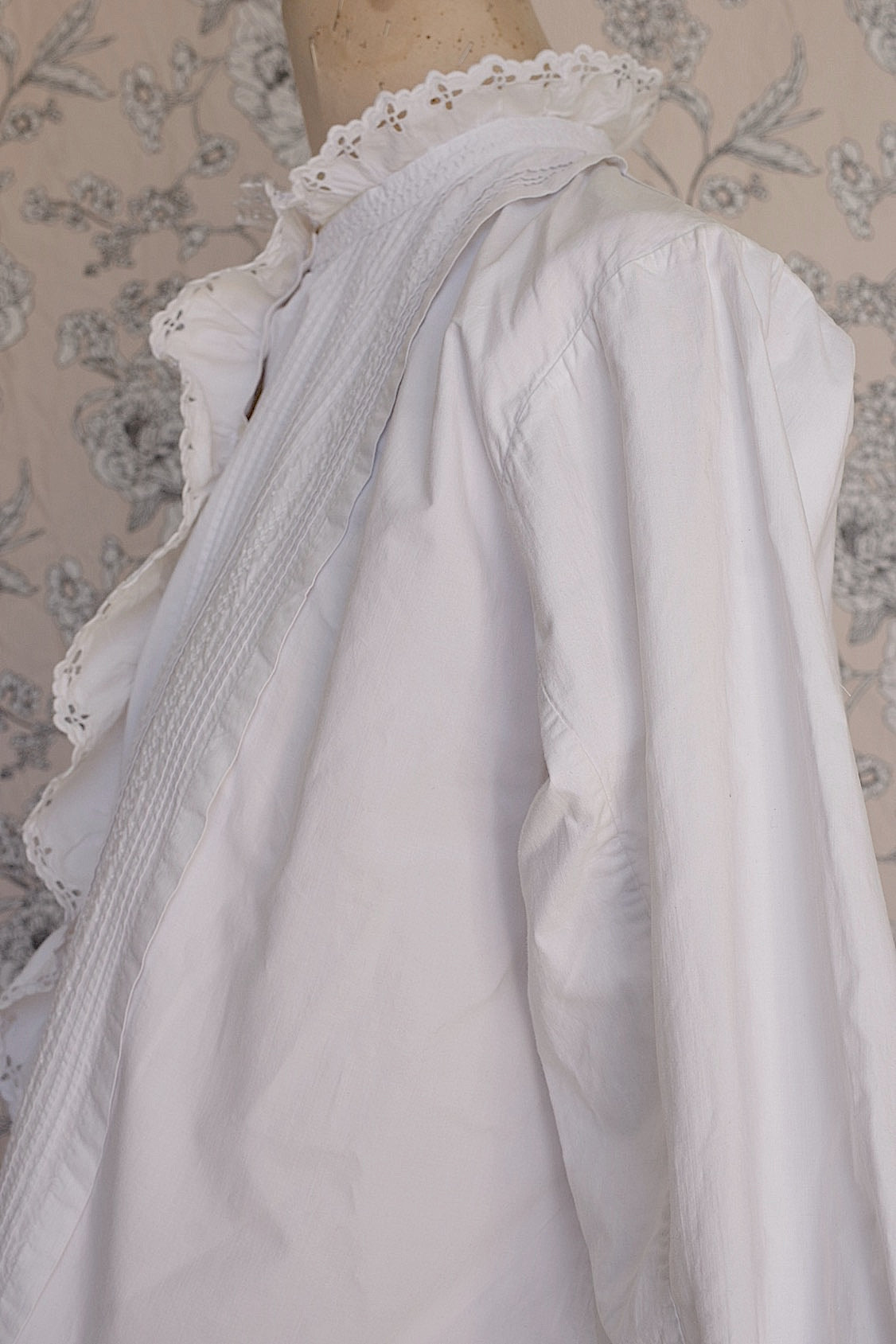 アンティークブラウス1/vêtement ancien/antique  blouse .FR a l'epoque