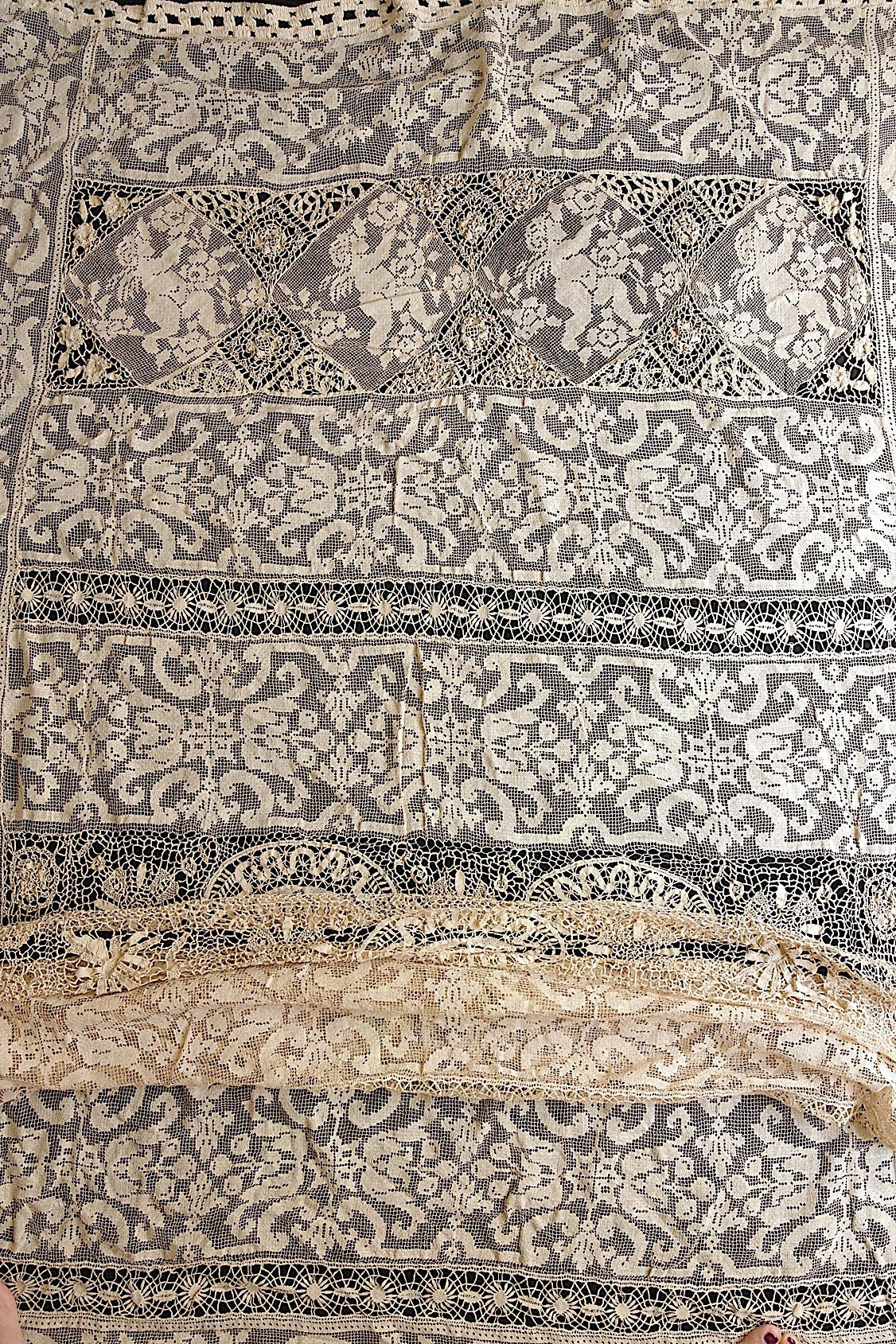 アンティーククロス/linge de maison/antique lace .FR a l'epoque