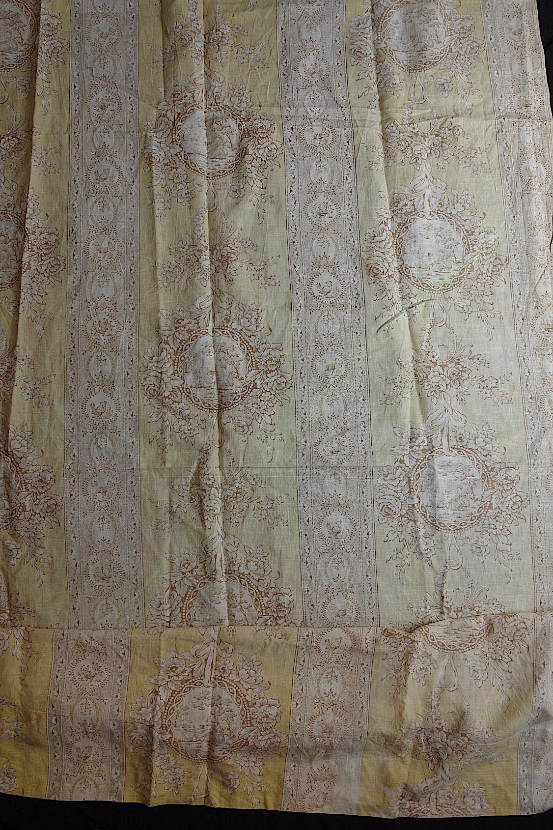 アンティーククロス/linge de maison/antique lace .FR a l'epoque