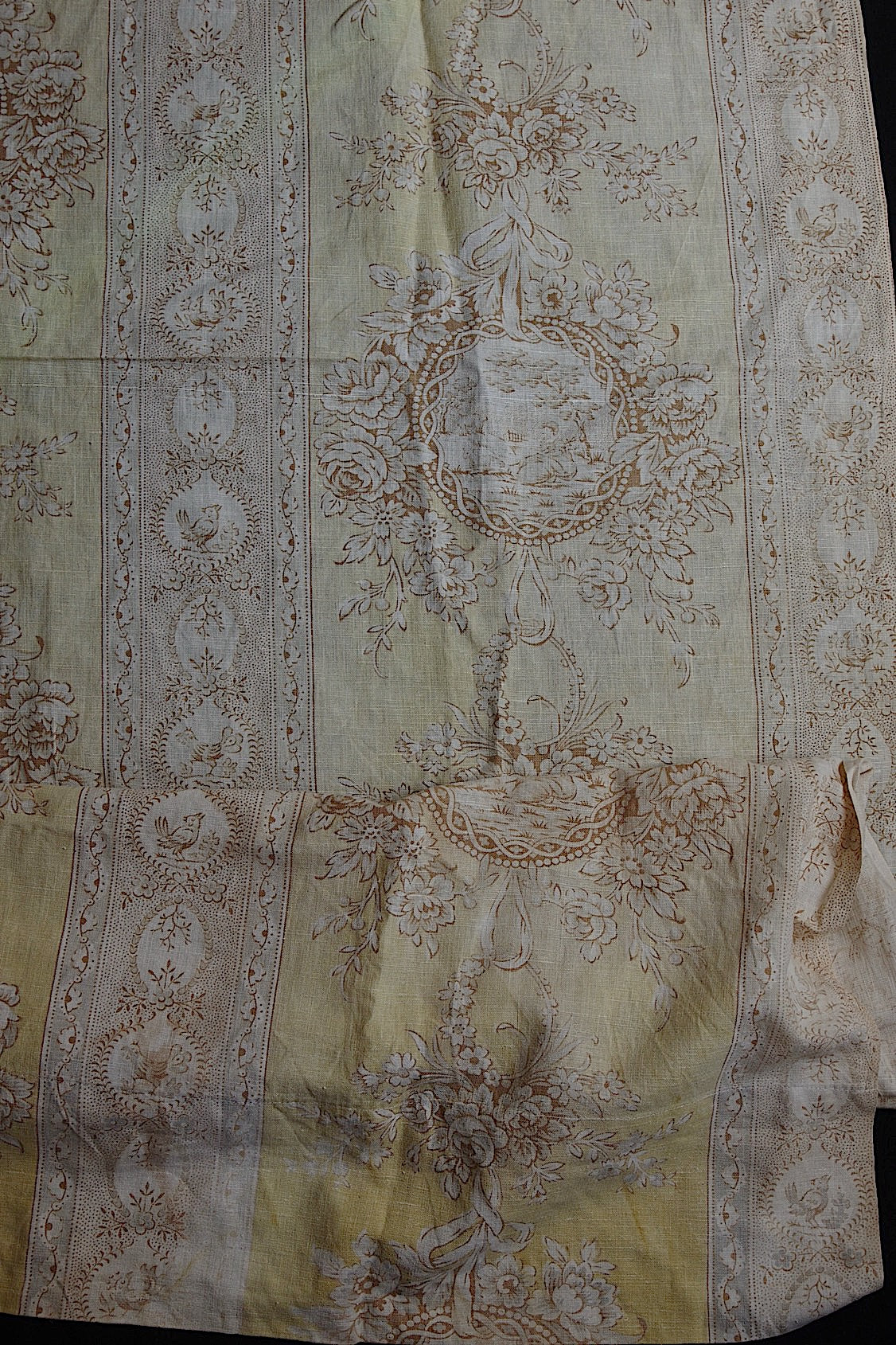 アンティーククロス/linge de maison/antique lace .FR a l'epoque