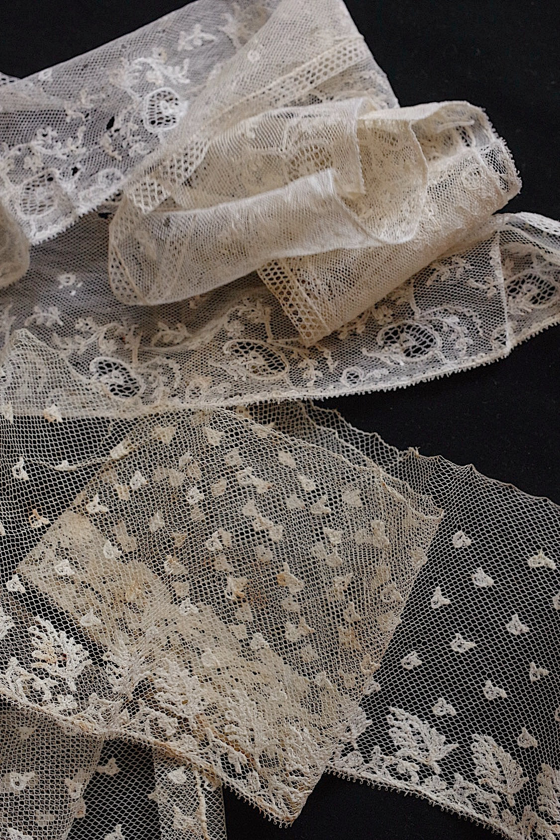 アンティークレース110cm 105cm/dentelle ancienne/antique lace .FR a l'epoque