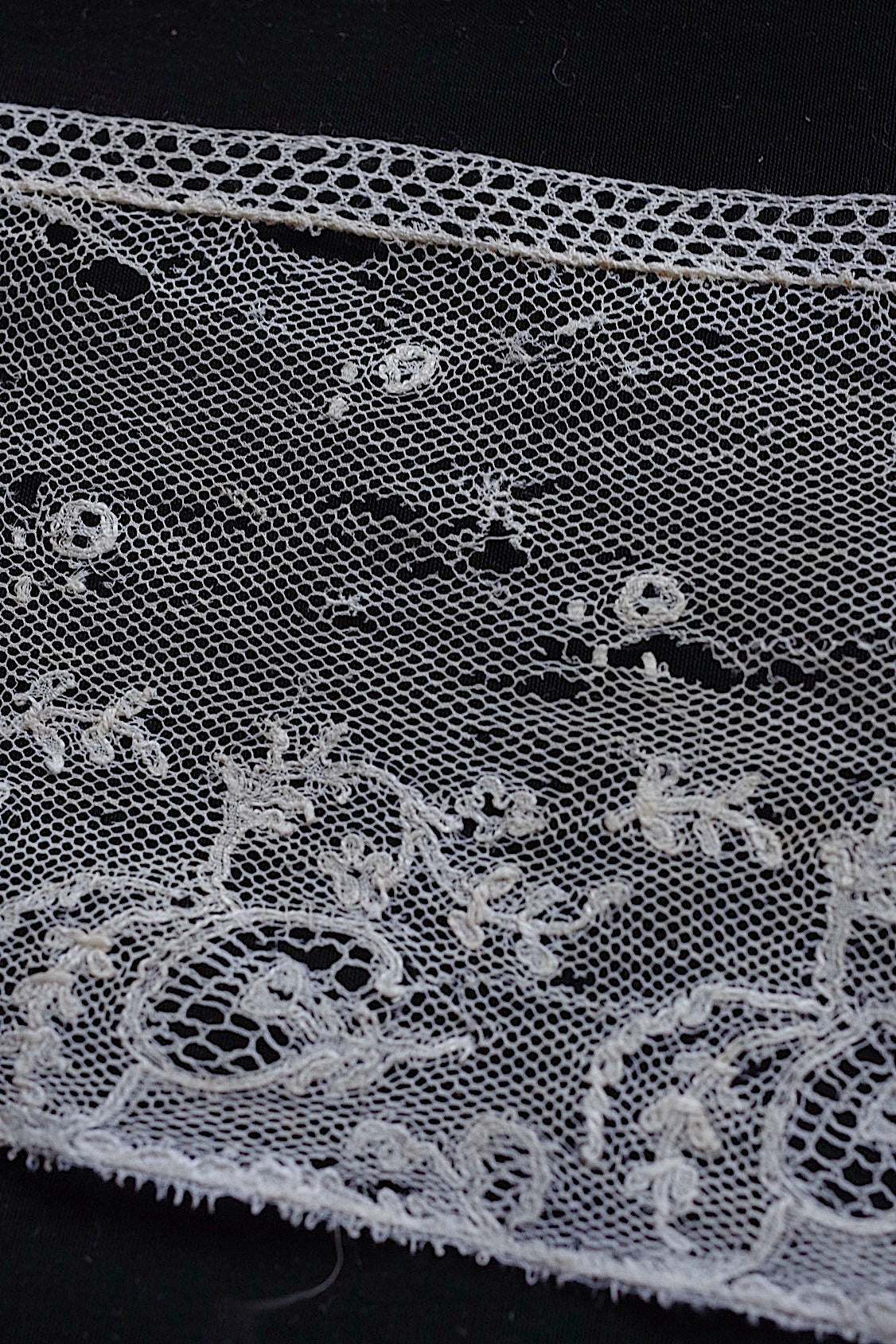 アンティークレース110cm 105cm/dentelle ancienne/antique lace .FR a l'epoque