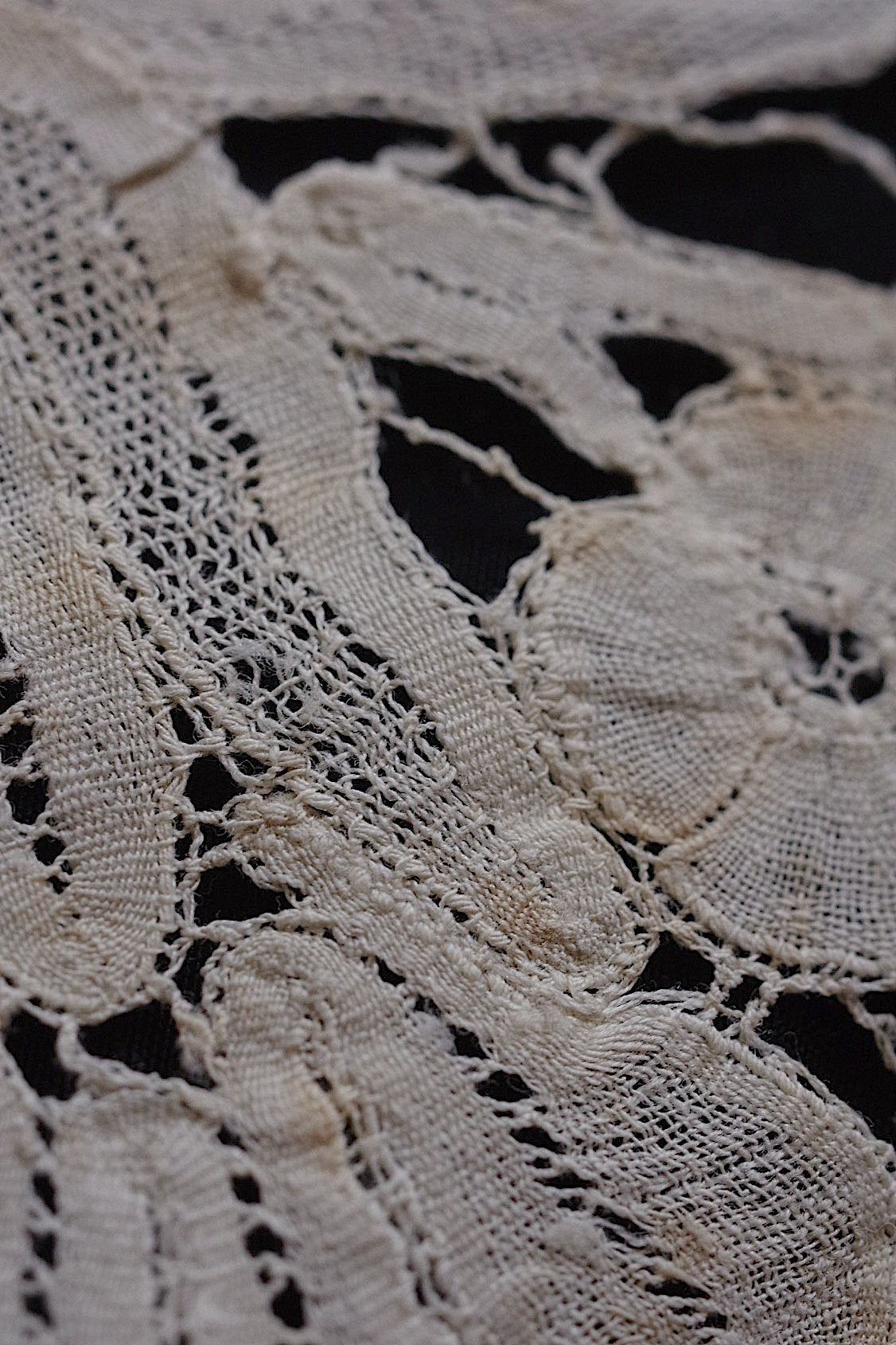 アンティークレースホニトン ミラネーズ/dentelle ancienne/antique lace .FR a l'epoque