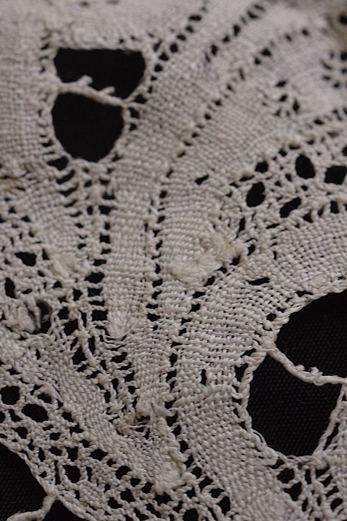 アンティークレースホニトン ミラネーズ/dentelle ancienne/antique lace .FR a l'epoque
