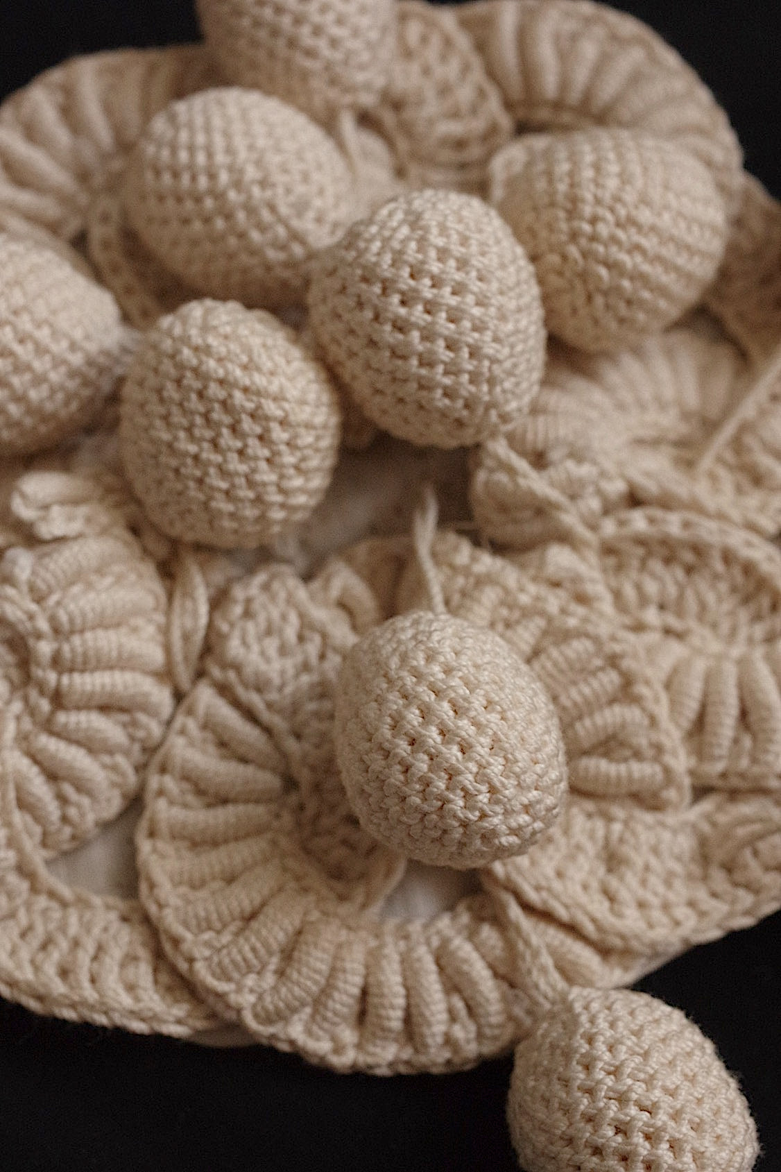 アンティークレースモチーフ2つ/dentelle ancienne/antique lace .FR a l'epoque