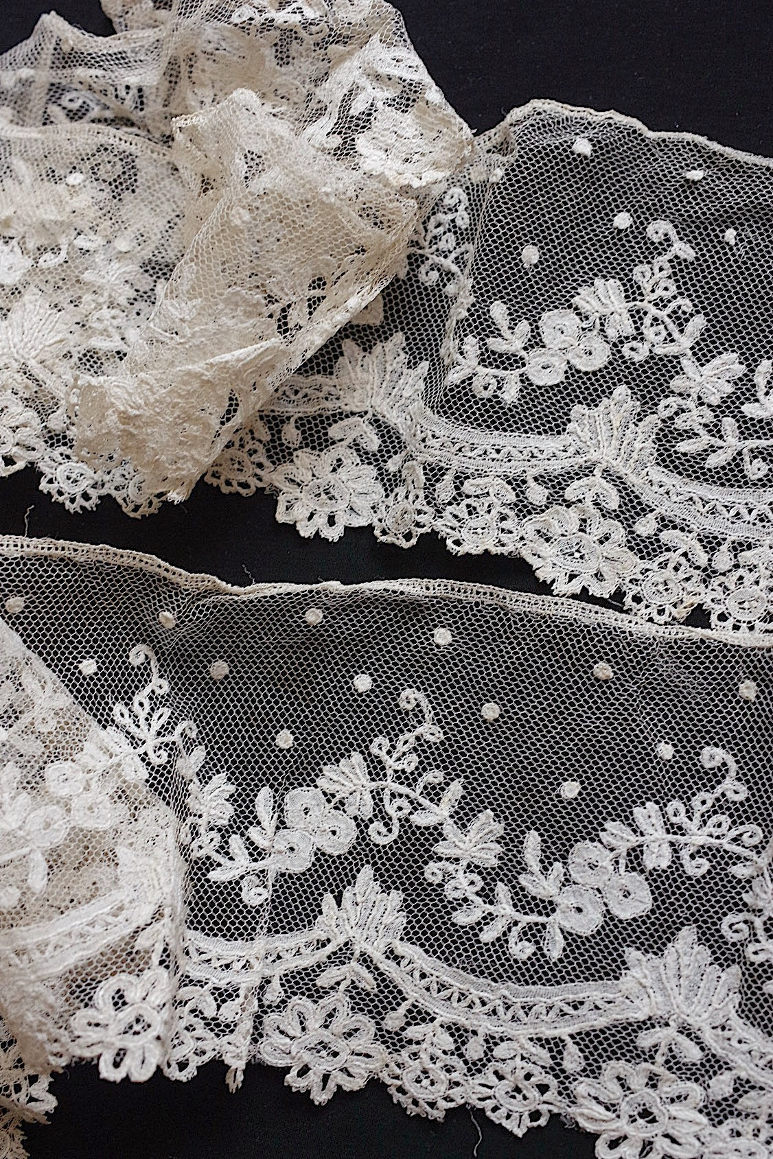 アンティークレース アプリカッションアングレテール/dentelle ancienne/antique lace .FR a l'epoque
