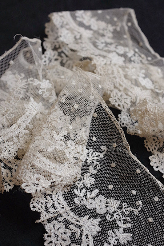 アンティークレース アプリカッションアングレテール/dentelle ancienne/antique lace .FR a l'epoque
