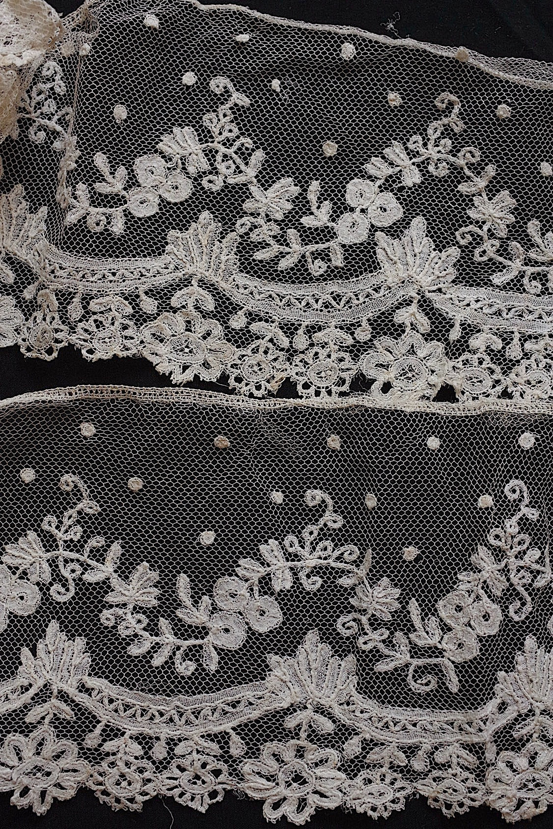 アンティークレース アプリカッションアングレテール/dentelle ancienne/antique lace .FR a l'epoque