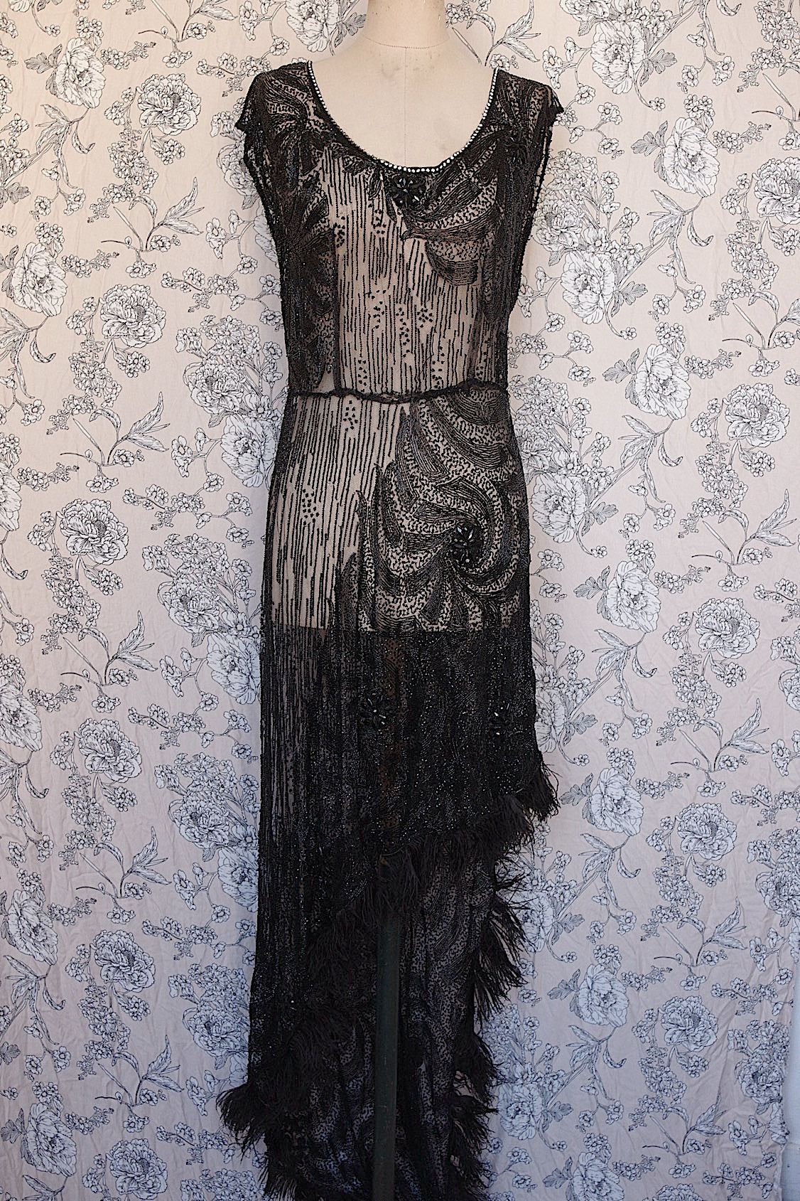 アンティークドレス/vêtement antique .FR a l'epoque