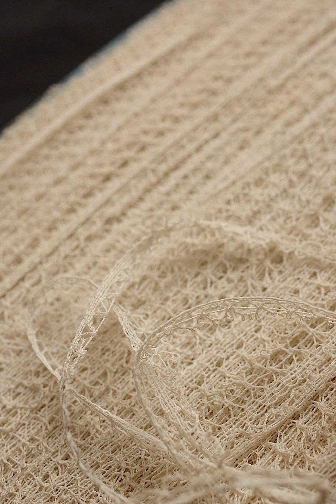 アンティークレーステープ/dentelle ancienne/antique lace .FR a l'epoque