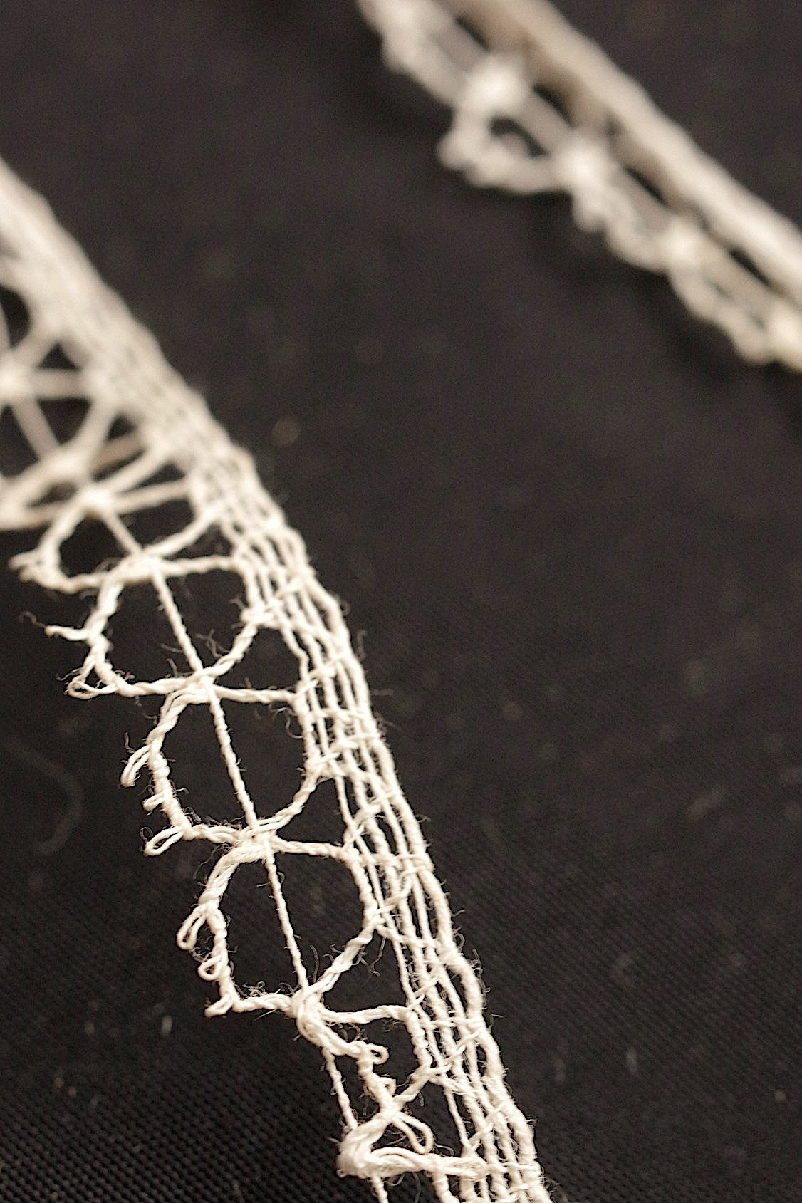 アンティークレーステープ/dentelle ancienne/antique lace .FR a l'epoque