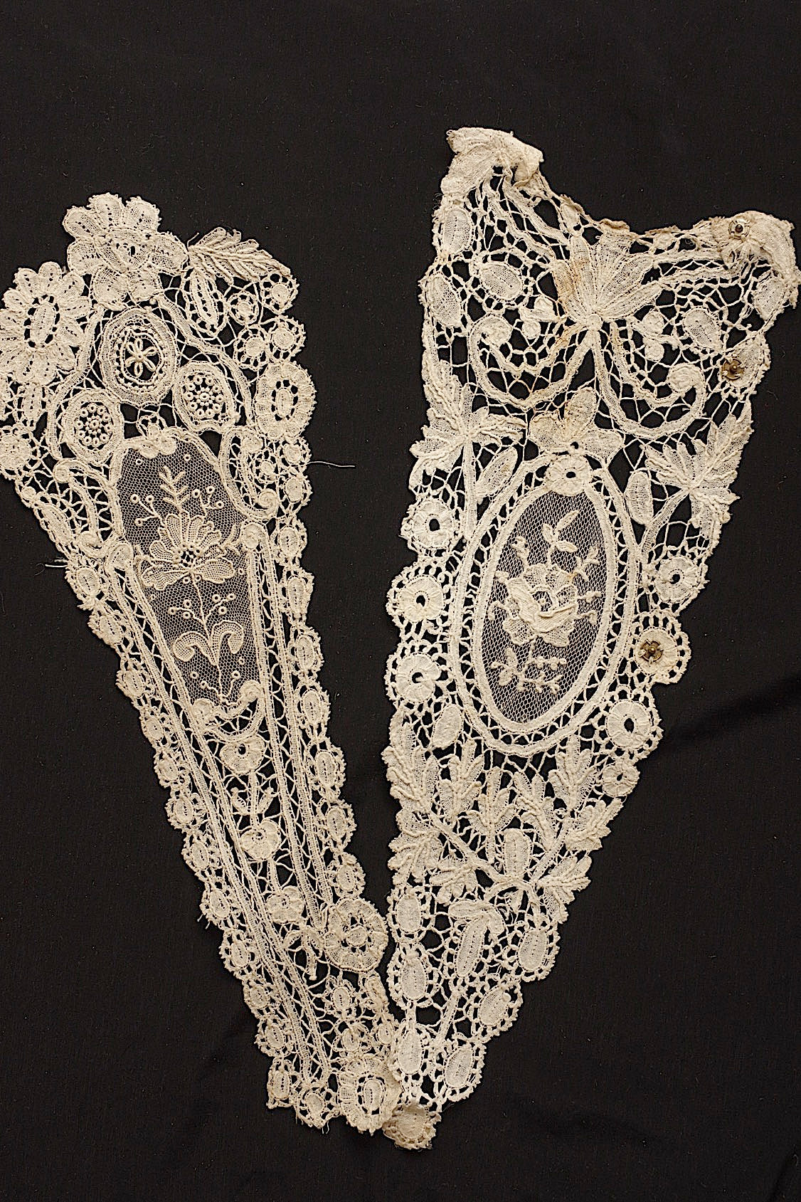アンティークレースモチーフ/dentelle ancienne/antique lace .FR a l'epoque