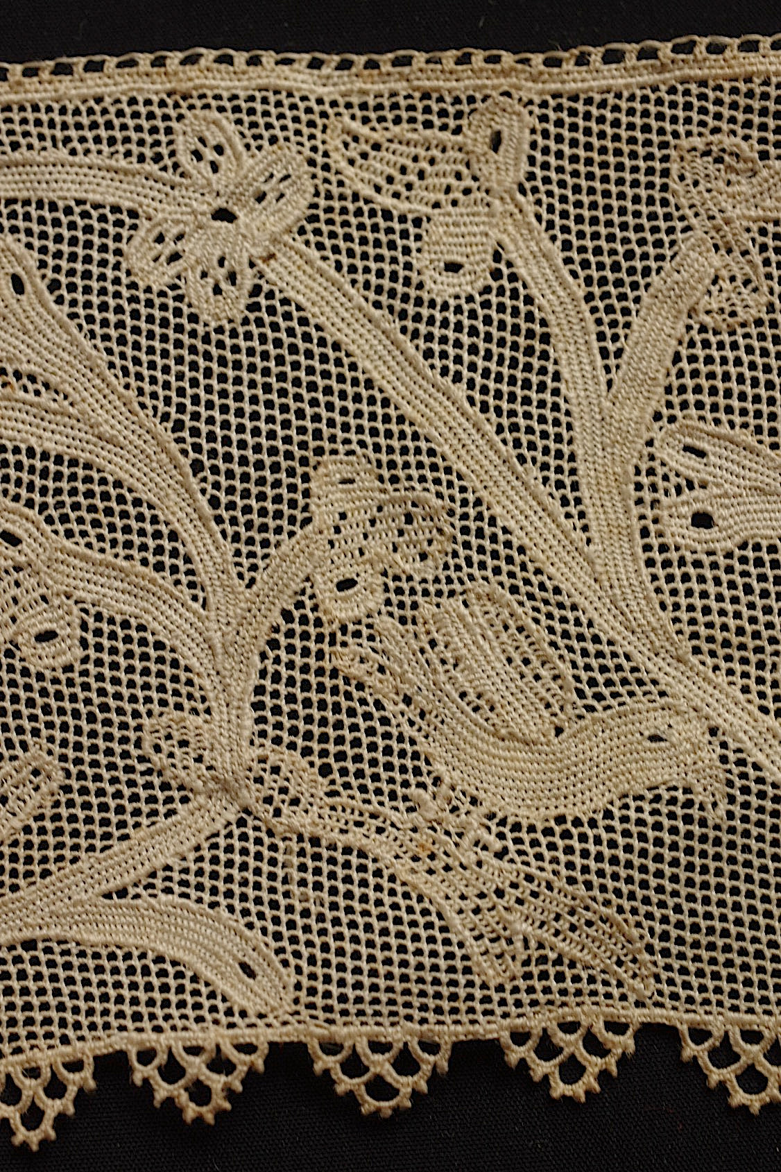 アンティークレースブラノ/dentelle ancienne/antique lace .FR a l'epoque