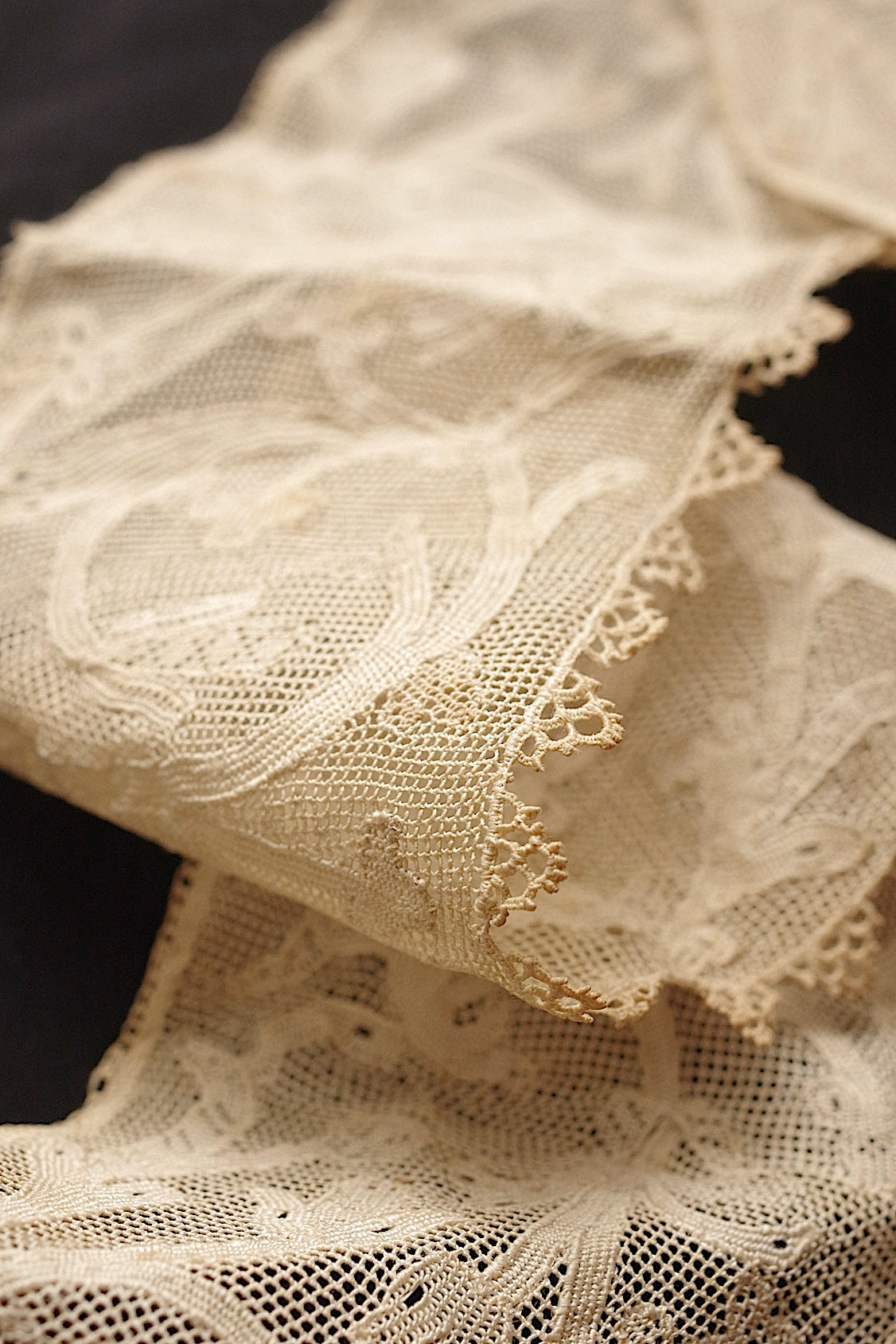 アンティークレースブラノ/dentelle ancienne/antique lace .FR a l'epoque