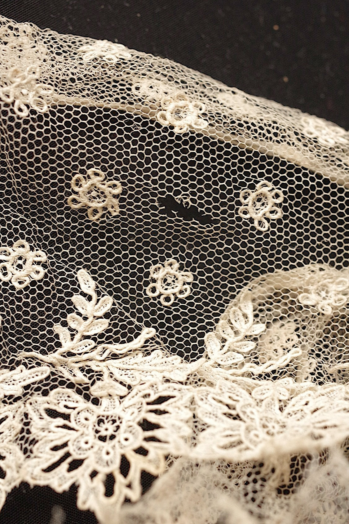 アンティークレース3種/dentelle ancienne/antique lace .FR a l'epoque
