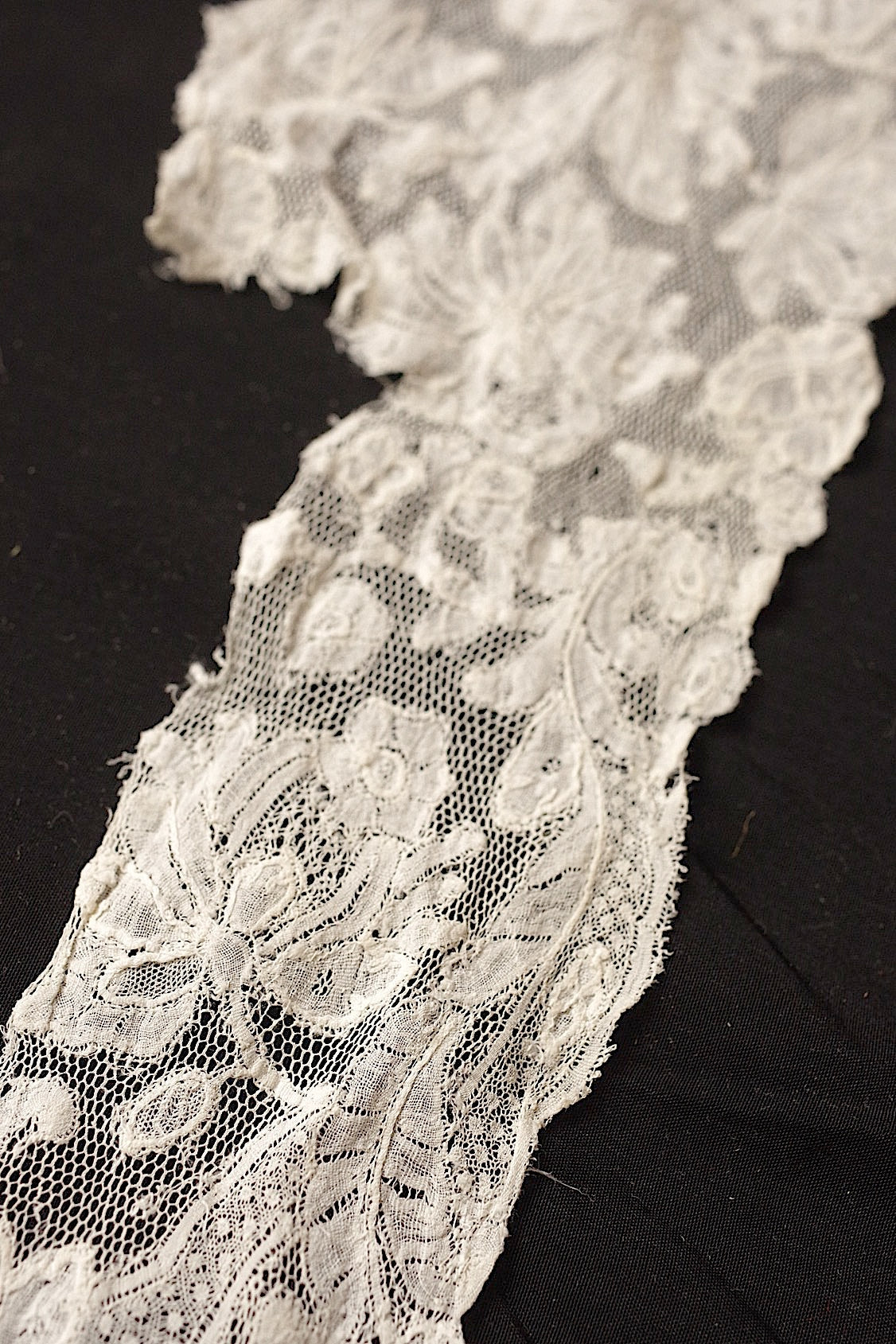 アンティークレース2種/dentelle ancienne/antique lace .FR a l'epoque