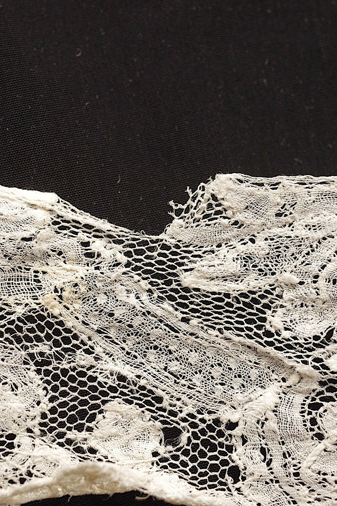 アンティークレース2種/dentelle ancienne/antique lace .FR a l'epoque