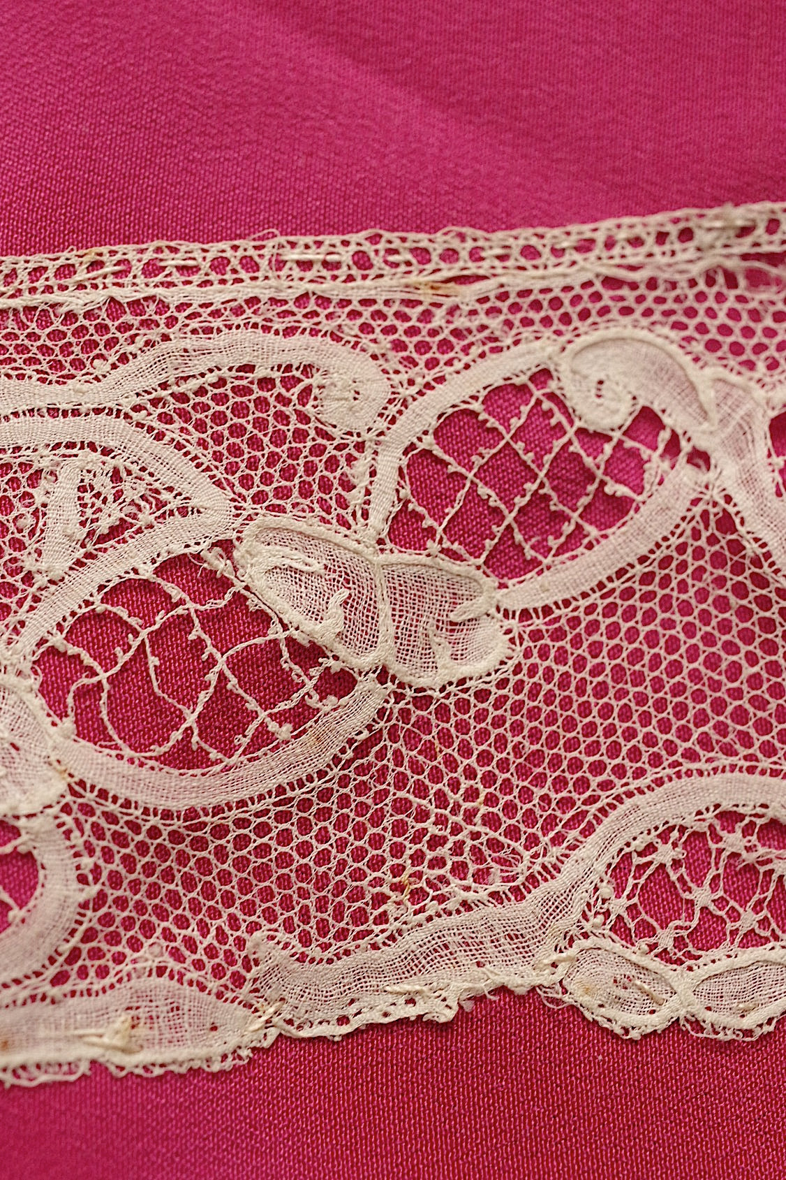 アンティークレース2種/dentelle ancienne/antique lace .FR a l'epoque
