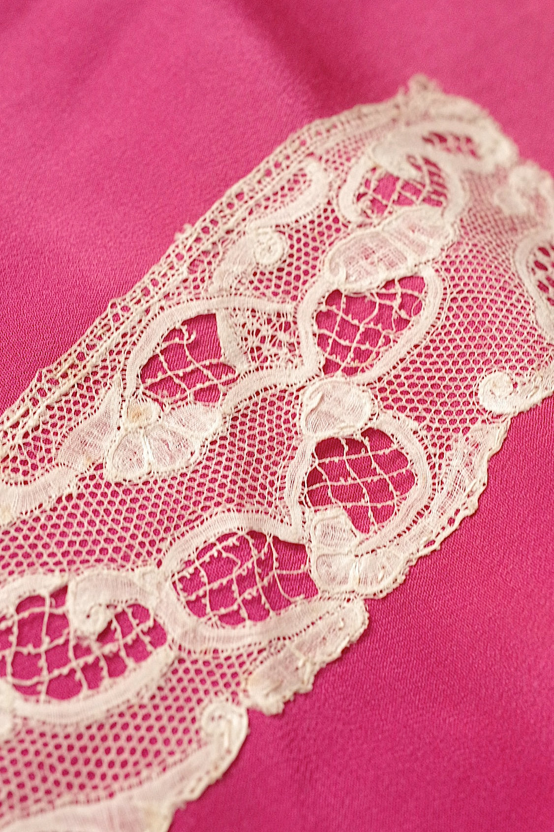 アンティークレース2種/dentelle ancienne/antique lace .FR a l'epoque