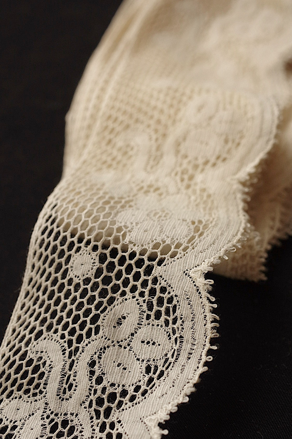 アンティークレース2種/dentelle ancienne/antique lace .FR a l'epoque