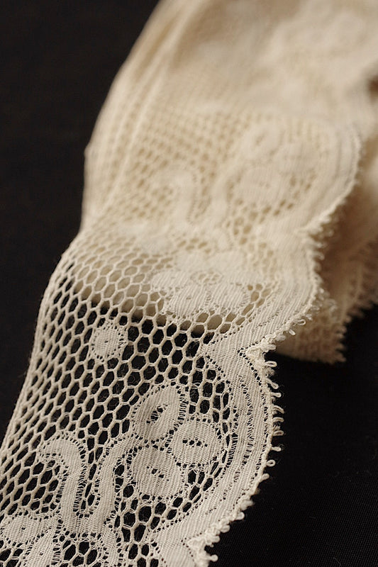 アンティークレース2種/dentelle ancienne/antique lace .FR a l'epoque