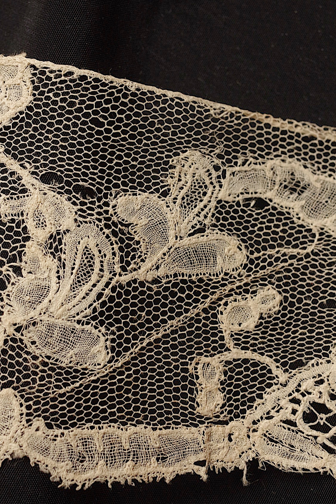 アンティークレース2種/dentelle ancienne/antique lace .FR a l'epoque