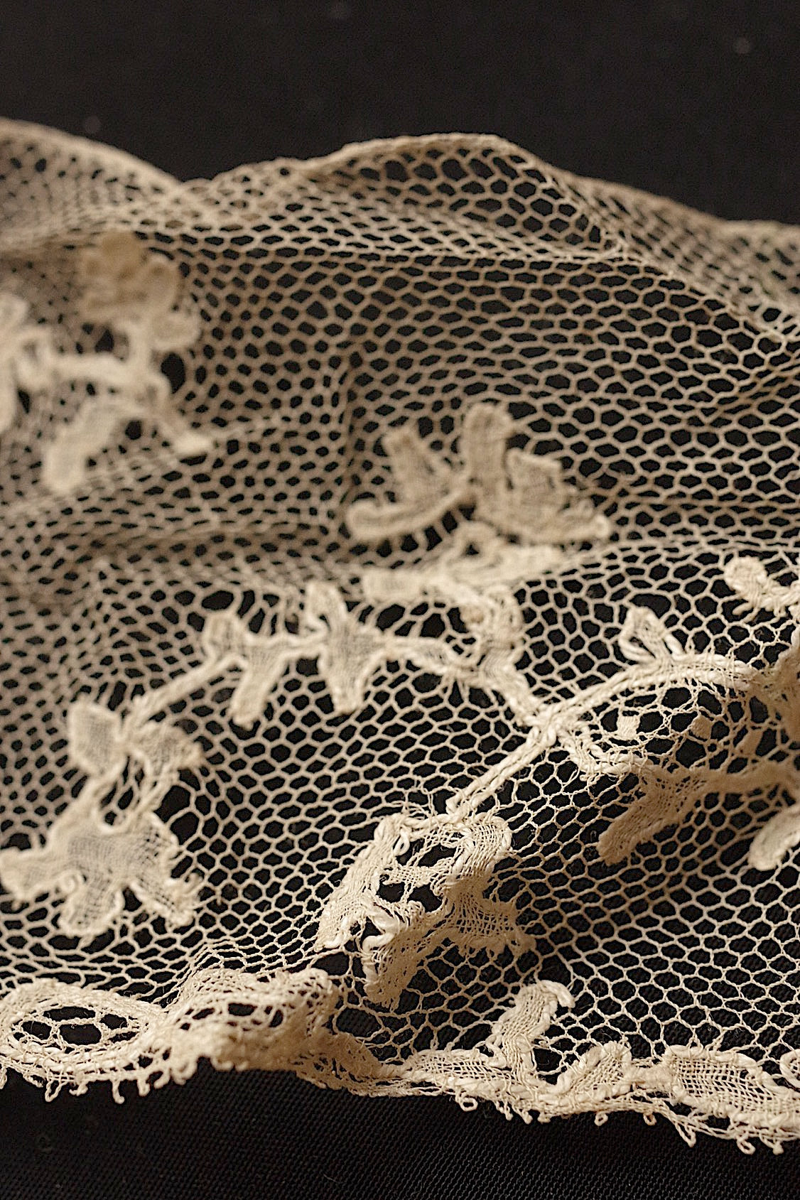 アンティークレース2種/dentelle ancienne/antique lace .FR a l'epoque